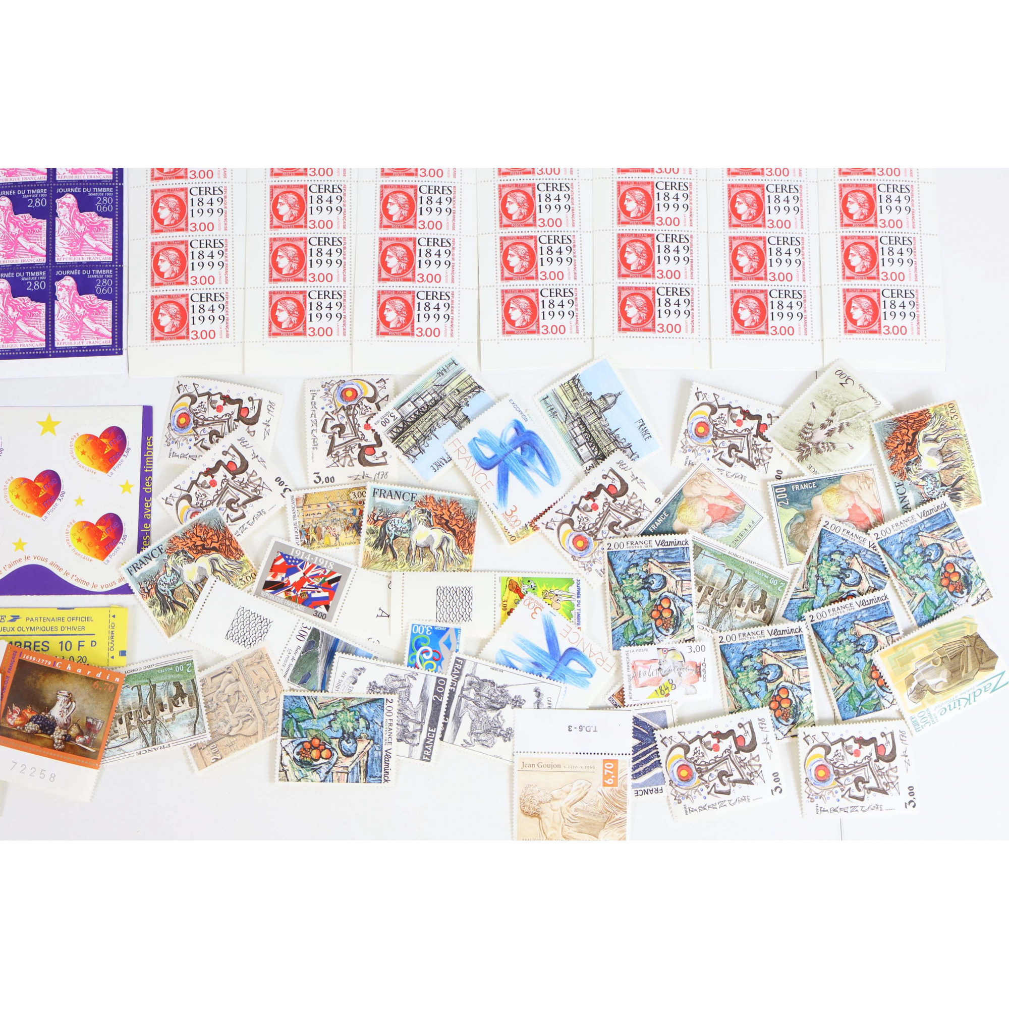 FRANCE LOT DE TIMBRES ET CARNETS EN FRANCS TIMBRES NEUFS** FACIALE 840FFr