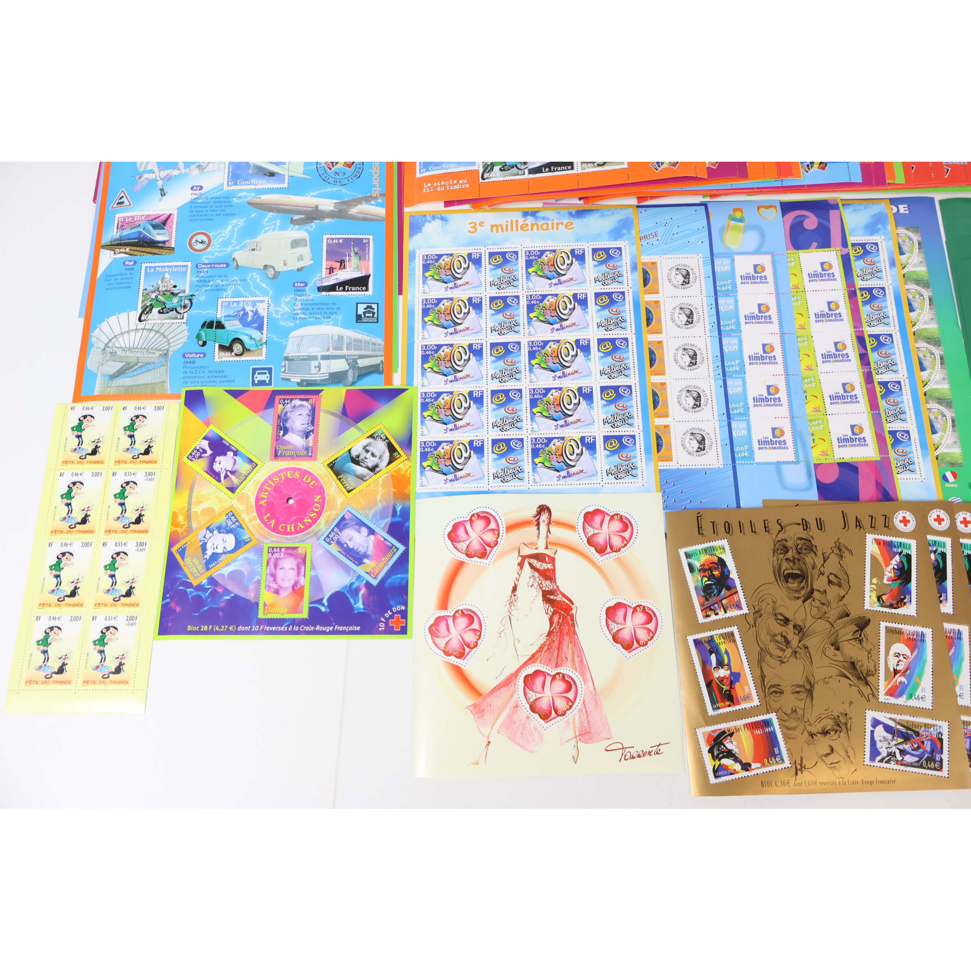 LOT 928 TIMBRES À 0.46 EUROS BLOCS AVEC DÉFAUTS POUR AFFRANCHIR FACIALE 426.88€