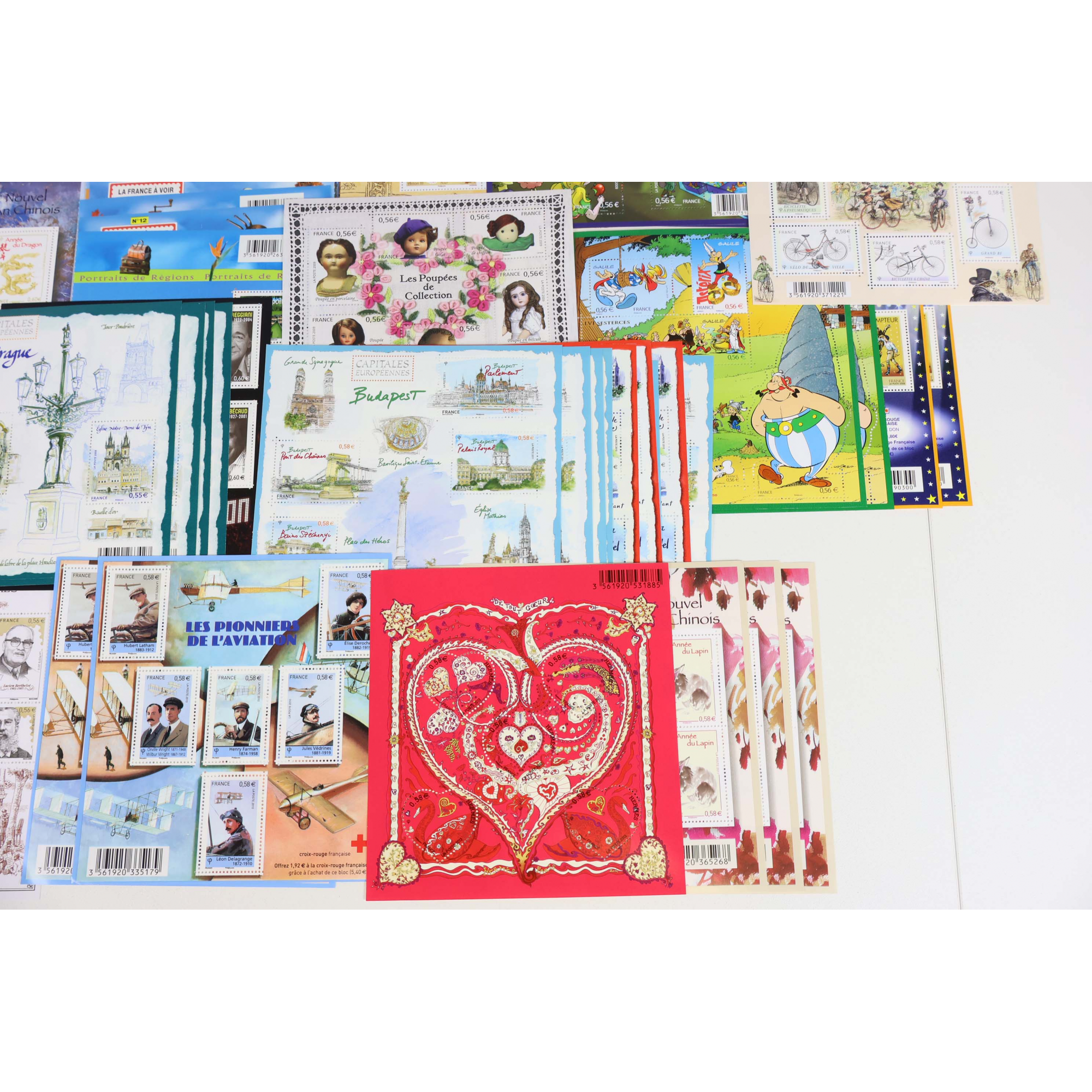 LOT TIMBRES ENTRE 0.54 ET 0.60 EUROS BLOCS AVEC DÉFAUTS POUR AFFRANCHIR VF 315€