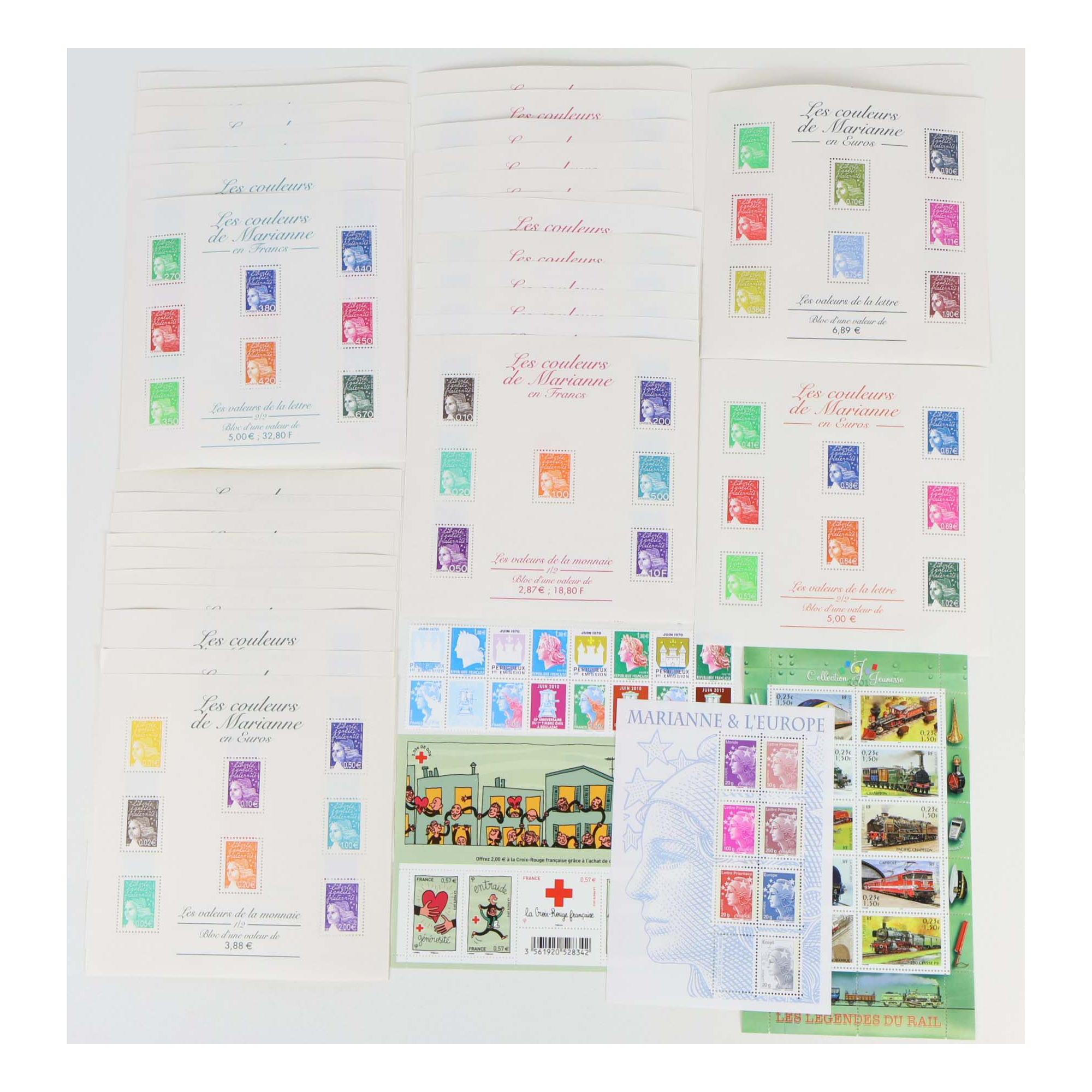 LOT DE TIMBRES POSTE EN EUROS, BLOCS AVEC DÉFAUTS POUR AFFRANCHIR FACIALE 157€