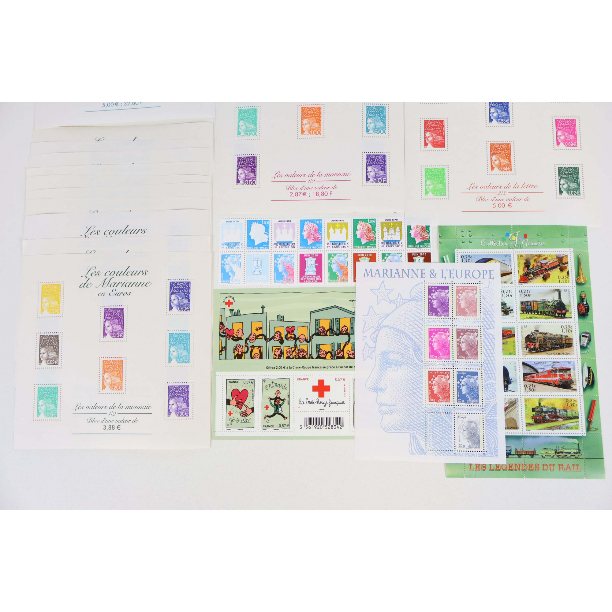 LOT DE TIMBRES POSTE EN EUROS, BLOCS AVEC DÉFAUTS POUR AFFRANCHIR FACIALE 157€