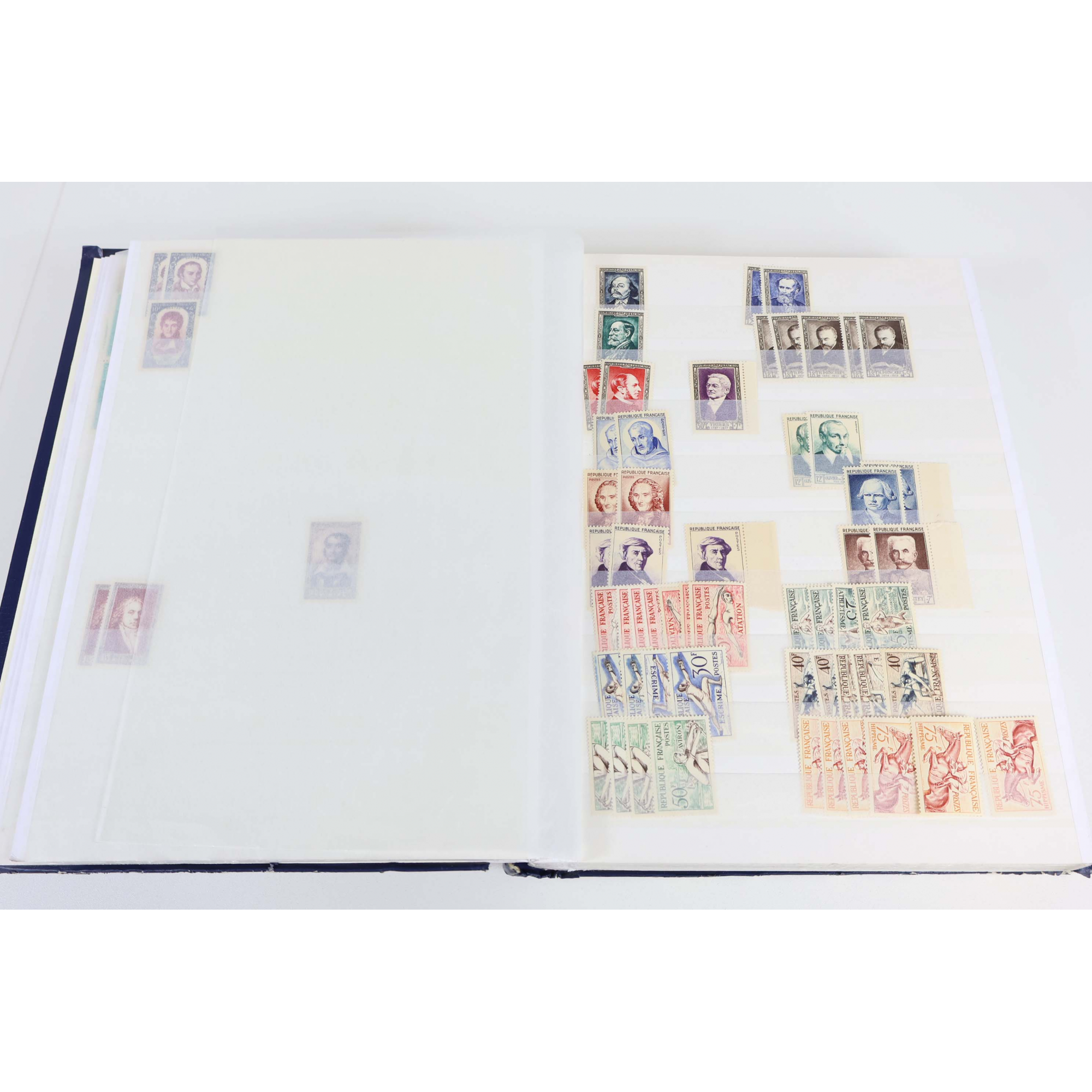 STOCK ENORME DE TIMBRES NEUFS** DES ANNEES 40 A 65 BP DE CELEBRITES COTE 6500€