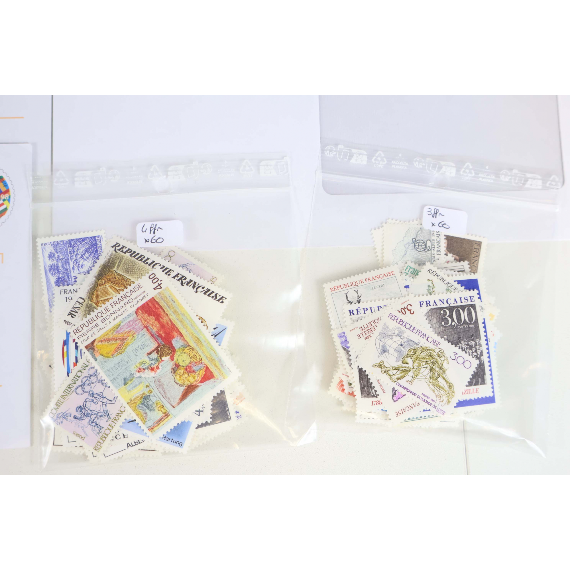 LOT 60 ENVELOPPES PRÉ AFFRANCHIES POUR LETTRES 20G FRANCE, AVEC TIMBRES A COLLER