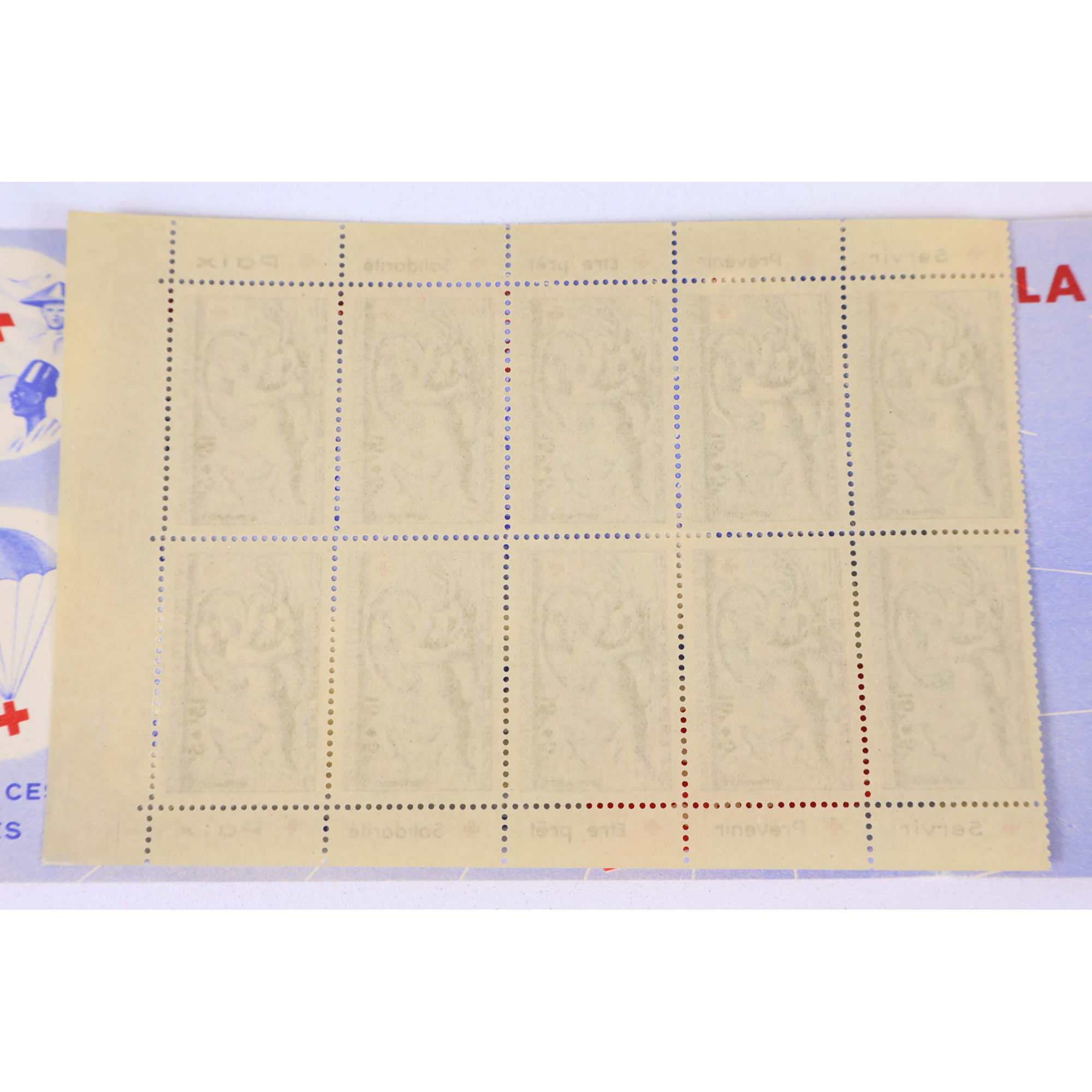 FRANCE CARNET CROIX-ROUGE DE 1952 TIMBRES NEUFS** EXCELLENTE QUALITE COTE 550€