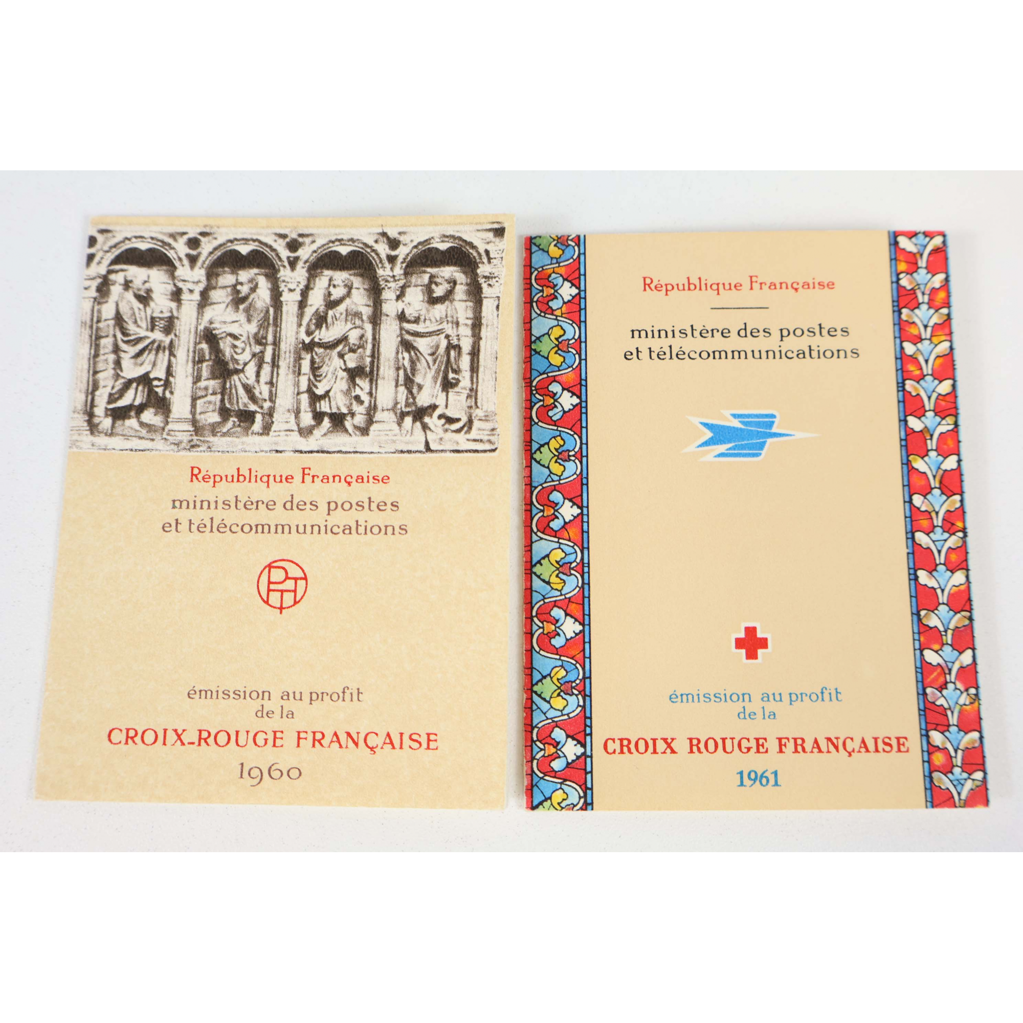 FRANCE COLLECTION DE CARNETS CROIX-ROUGE DE 1956 ET 1963 TIMBRES NEUFS**
