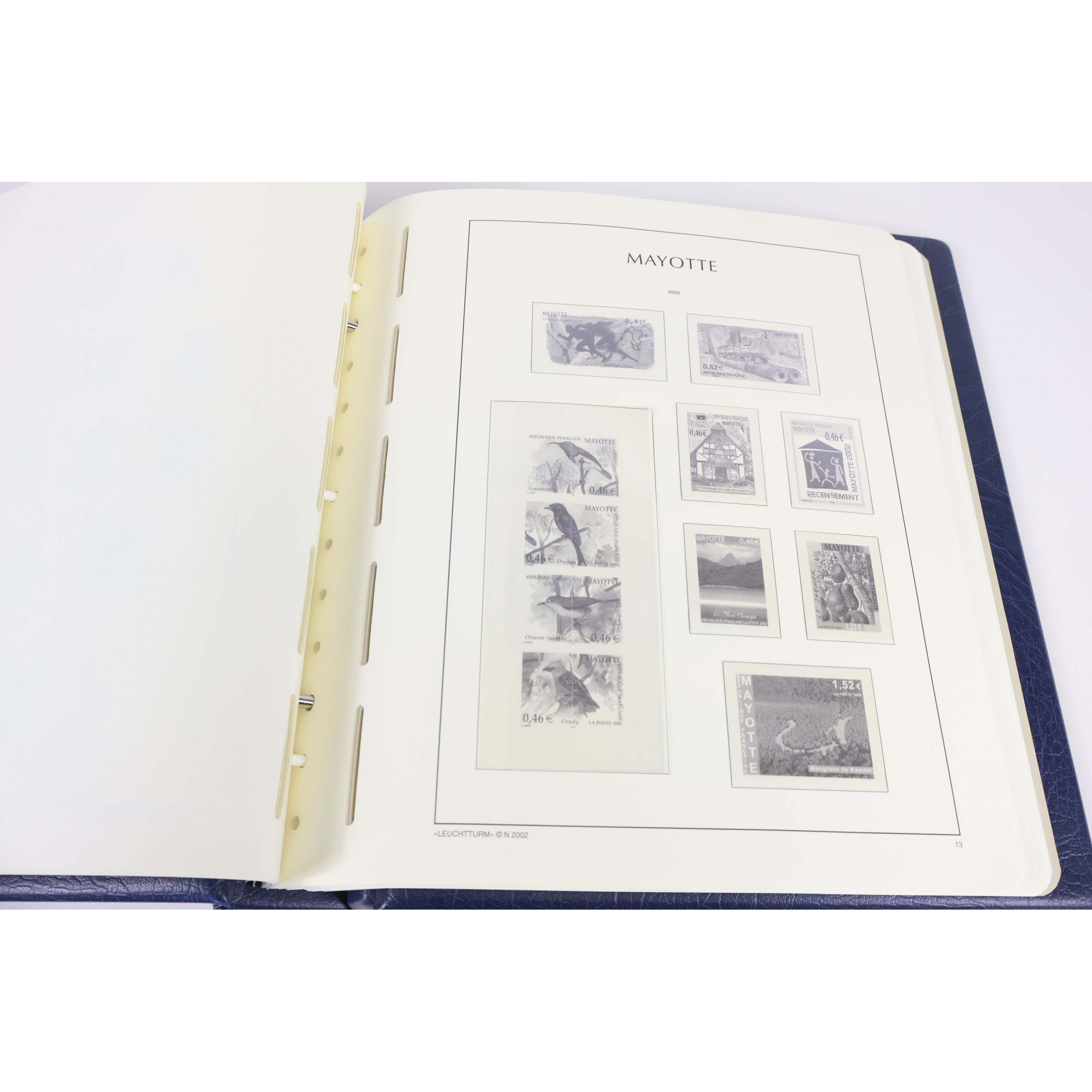 CLASSEUR LEUCHTTURM POUR UNE COLLECTION MAYOTTE ET RÉUNION ENTRE 1892 ET 2011