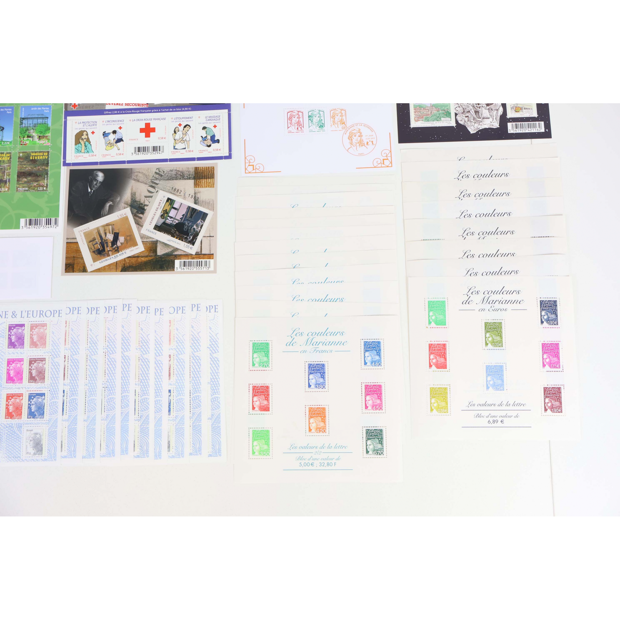 LOT BLOCS-FEUILLETS TIMBRES EUROS AVEC DÉFAUTS POUR AFFRANCHIR FACIALE 403.71€