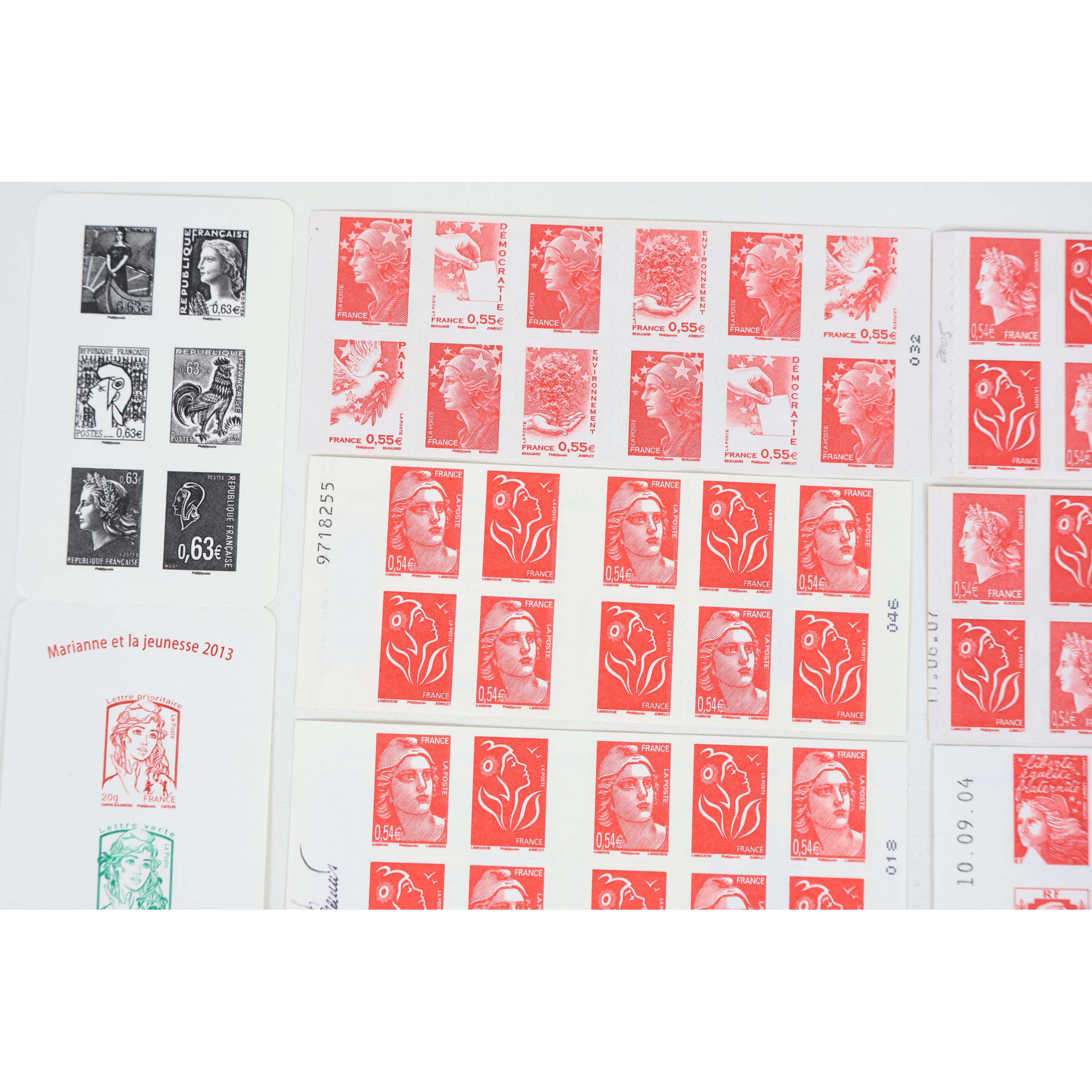 FRANCE LOT DE TIMBRES AUTOADHÉSIFS MODERNES TIMBRES NEUFS** VALEUR FACIALE 145€