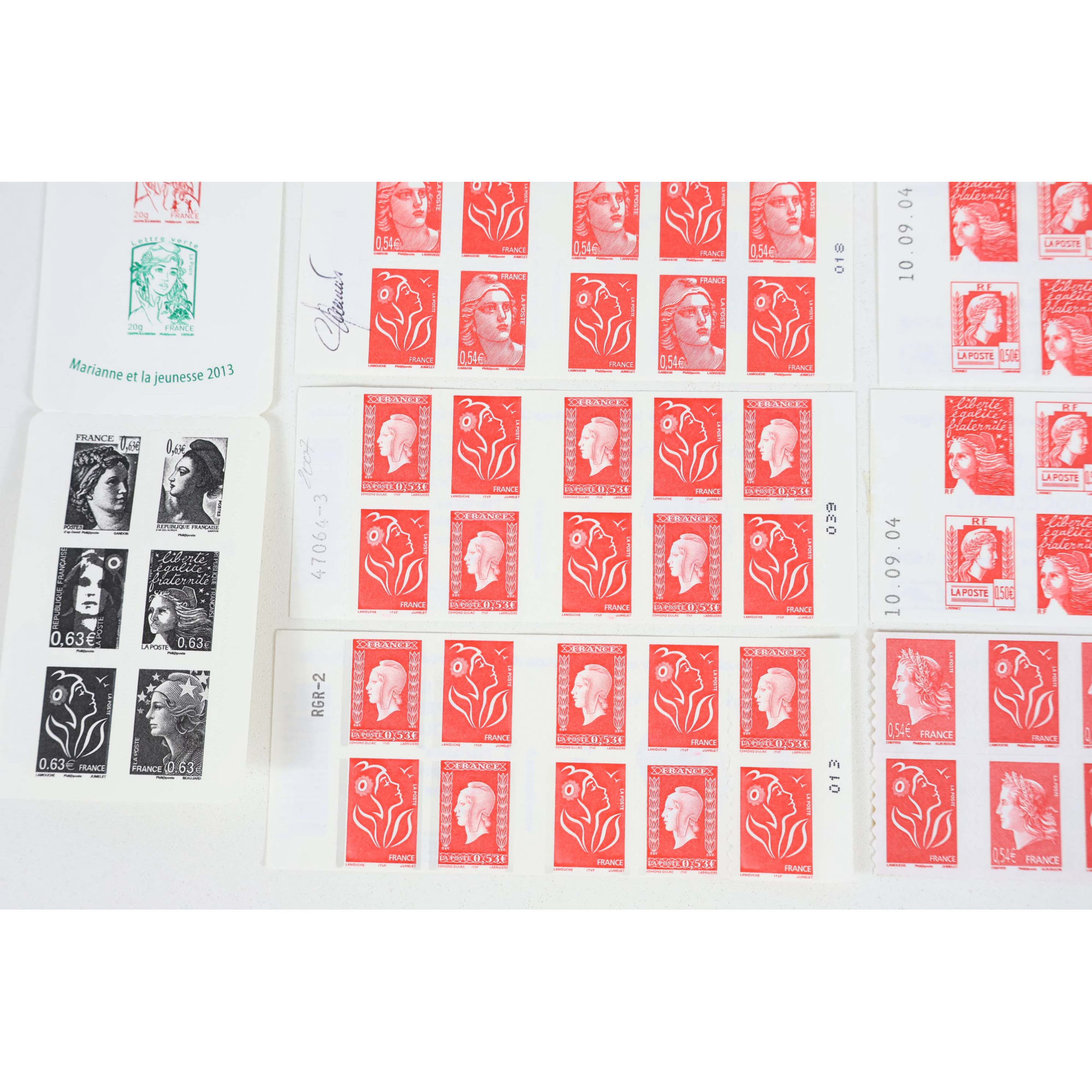 FRANCE LOT DE TIMBRES AUTOADHÉSIFS MODERNES TIMBRES NEUFS** VALEUR FACIALE 145€