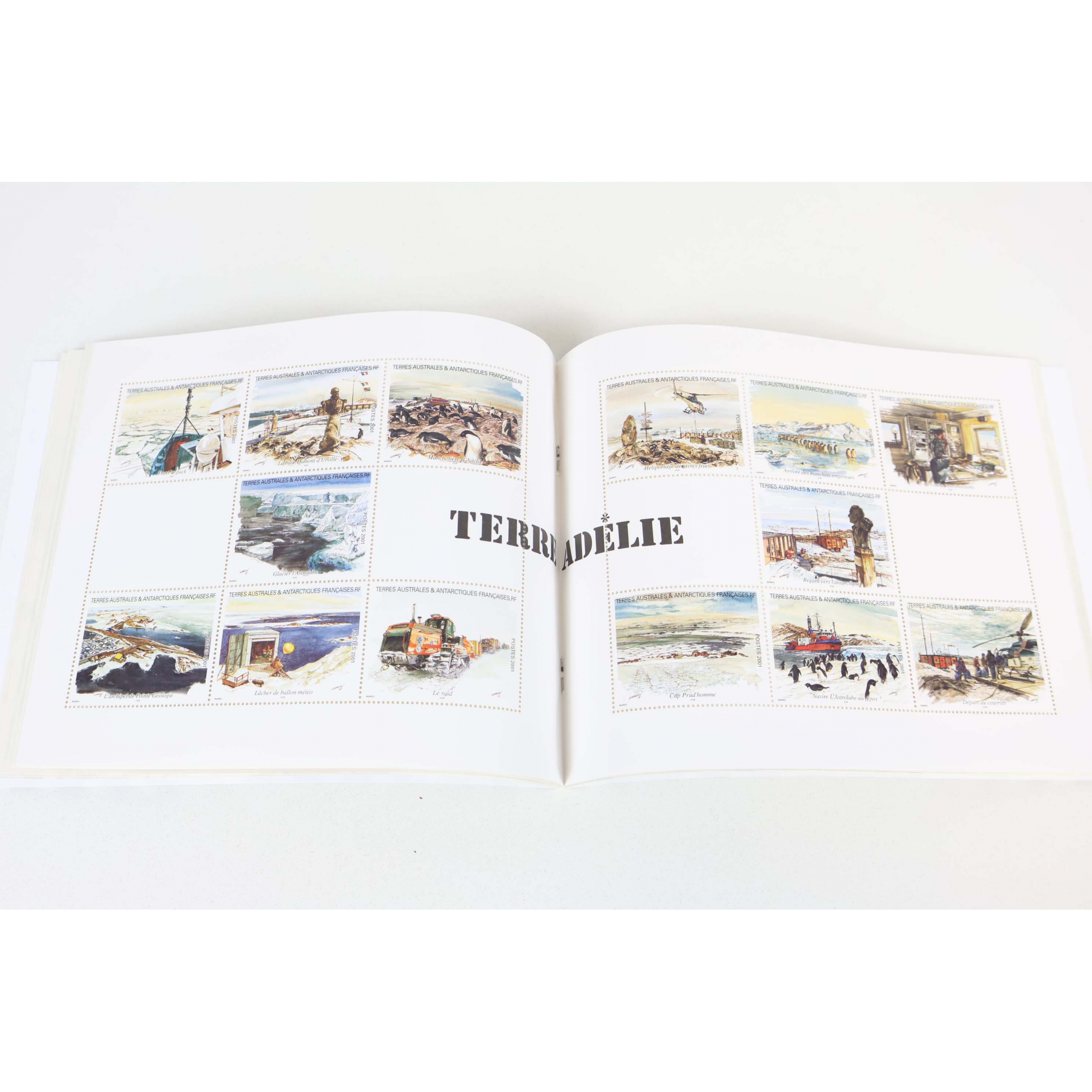 TAAF N° C308 CARNET DE VOYAGE TERRE ADÉLIE, EDITION PRESTIGE, 2001