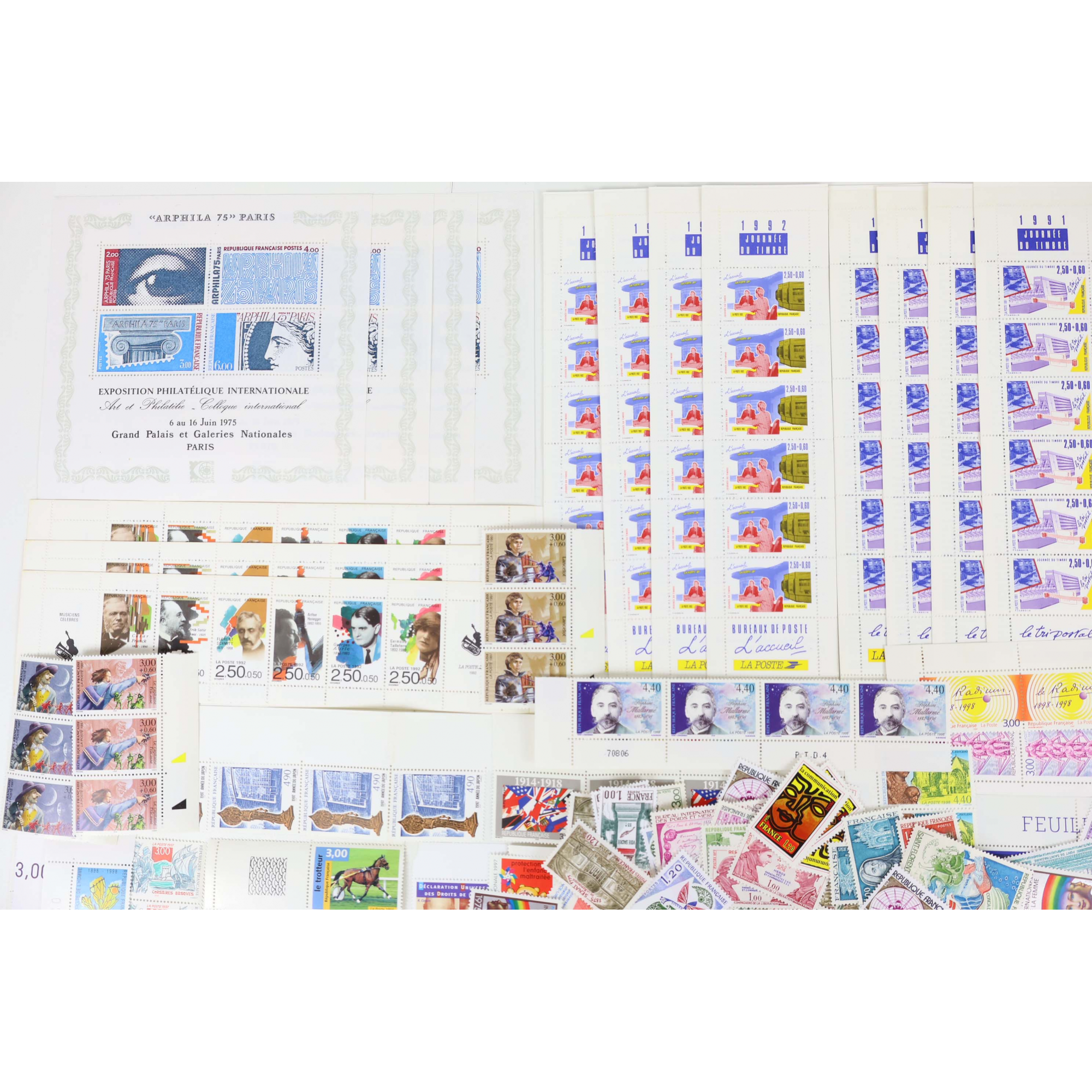 FRANCE LOT DE TIMBRES - BLOCS - CARNETS EN FRANCS TIMBRES NEUFS FACIALE 1454 FFR