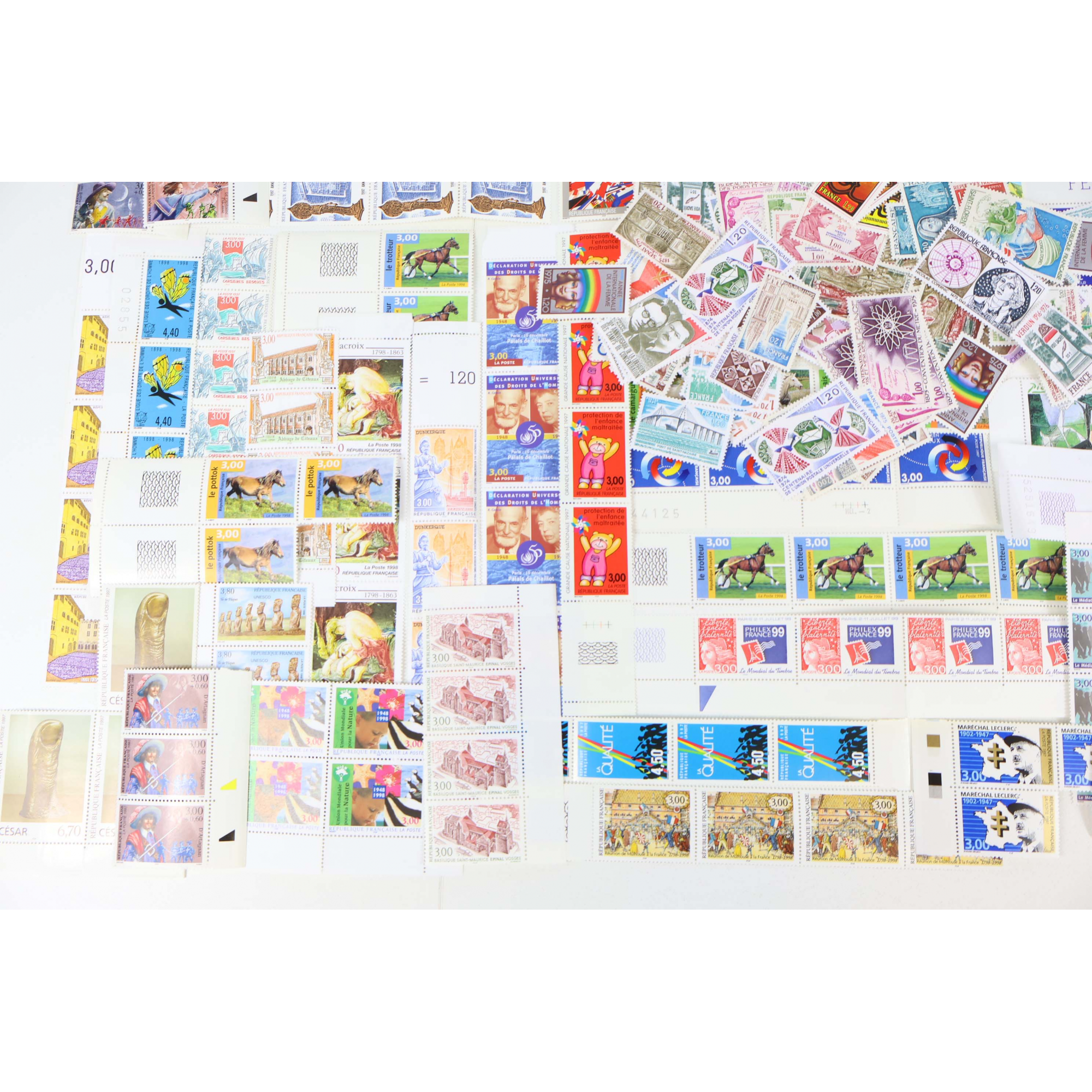 FRANCE LOT DE TIMBRES - BLOCS - CARNETS EN FRANCS TIMBRES NEUFS FACIALE 1454 FFR