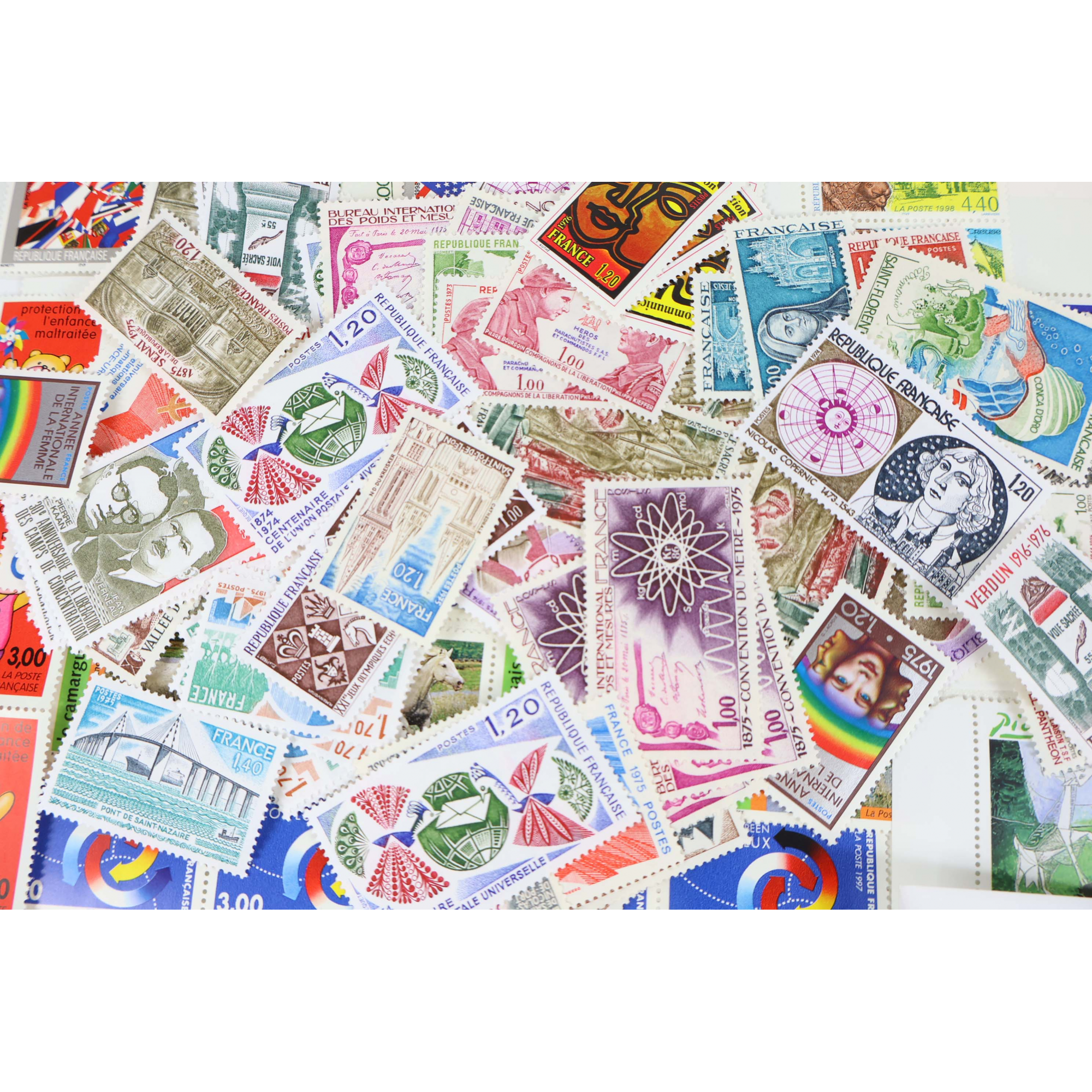 FRANCE LOT DE TIMBRES - BLOCS - CARNETS EN FRANCS TIMBRES NEUFS FACIALE 1454 FFR