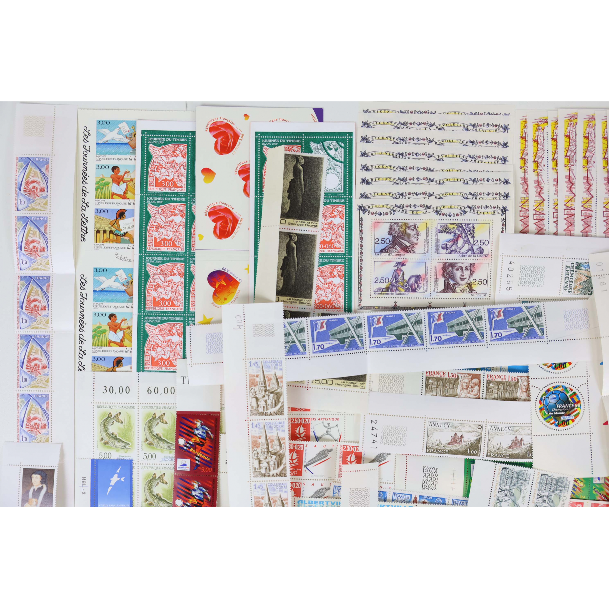 FRANCE LOT DE TIMBRES - BLOCS - CARNETS EN FRANCS TIMBRES NEUFS FACIALE 2219 FFR