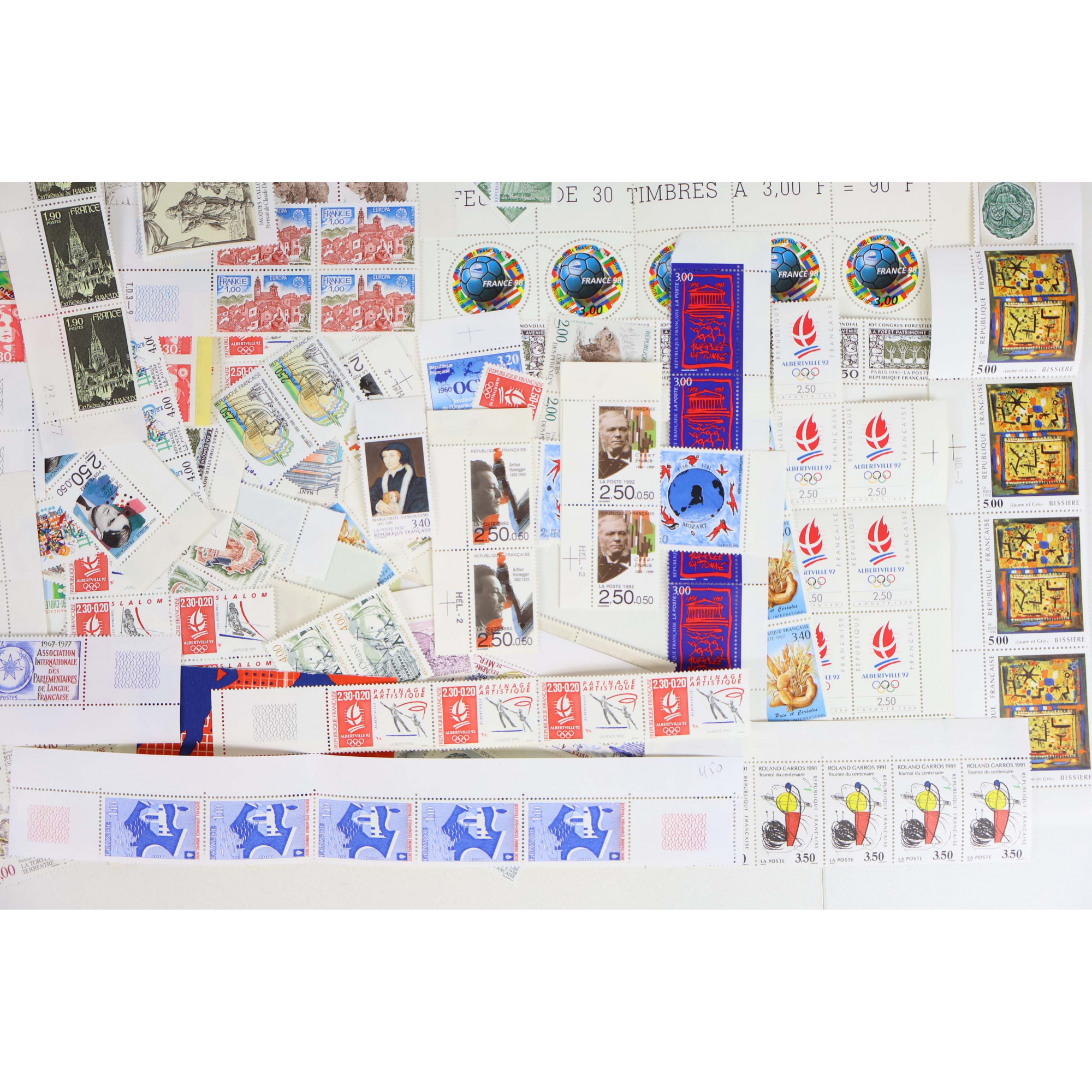 FRANCE LOT DE TIMBRES - BLOCS - CARNETS EN FRANCS TIMBRES NEUFS FACIALE 2219 FFR