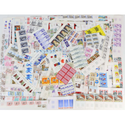 FRANCE LOT DE TIMBRES - BLOCS - CARNETS EN FRANCS TIMBRES NEUFS FACIALE 2211 FFR