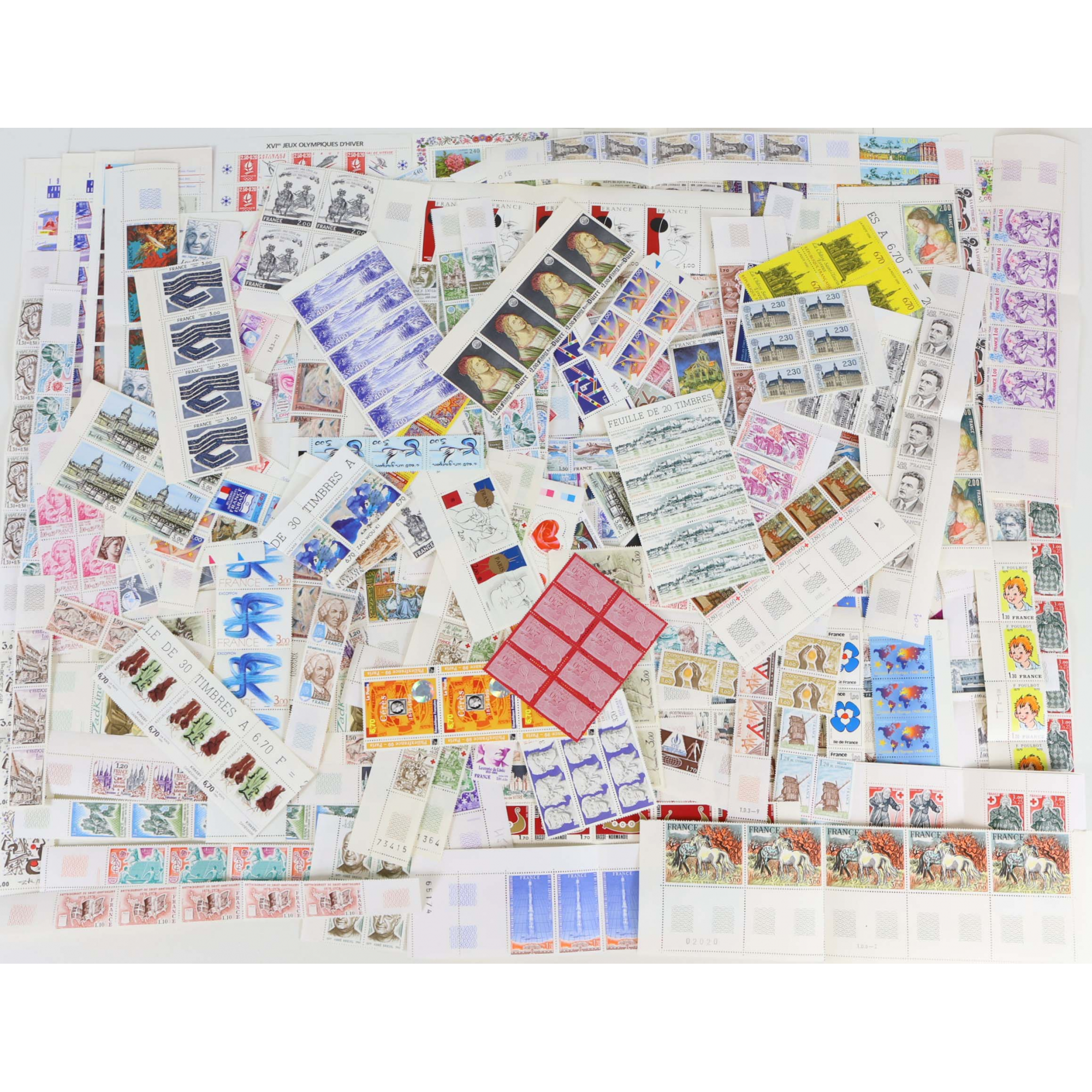 FRANCE LOT DE TIMBRES - BLOCS - CARNETS EN FRANCS TIMBRES NEUFS FACIALE 2211 FFR
