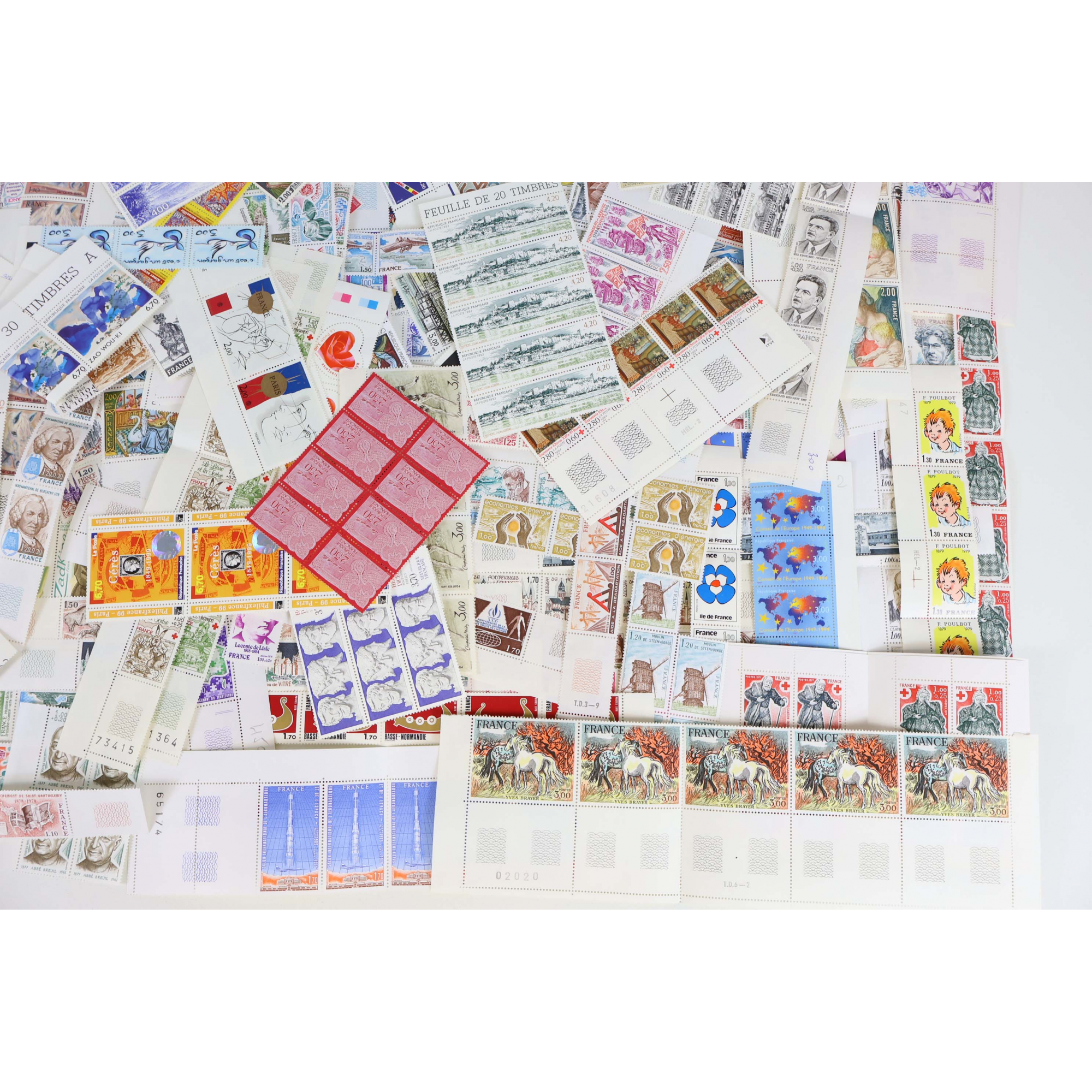 FRANCE LOT DE TIMBRES - BLOCS - CARNETS EN FRANCS TIMBRES NEUFS FACIALE 2211 FFR