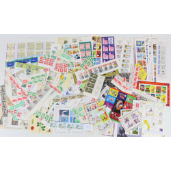 FRANCE LOT DE TIMBRES - BLOCS - CARNETS EN FRANCS TIMBRES NEUFS FACIALE 2055 FFR