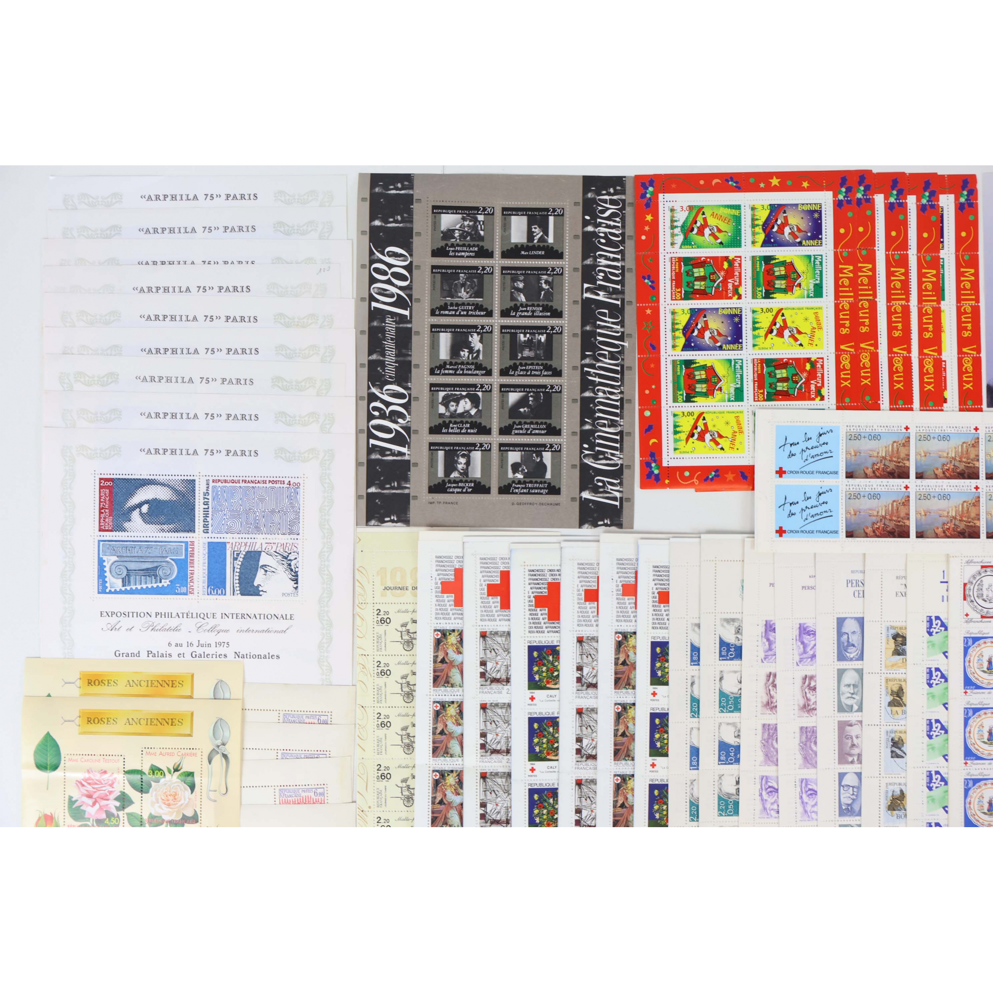 LOT BLOCS ET CARNETS TIMBRES EN FRANCS AVEC DÉFAUTS POUR AFFRANCHIR VF 139.55€