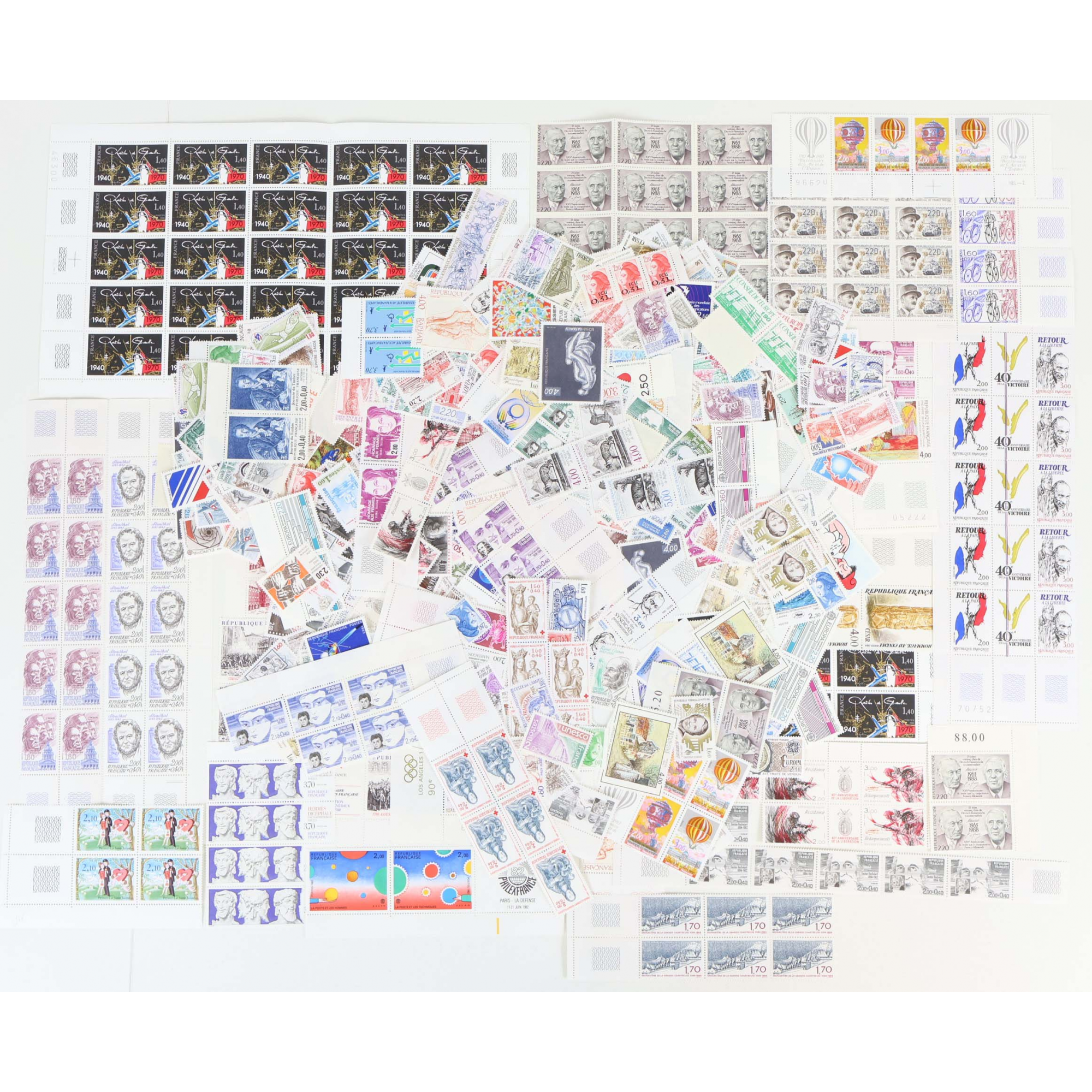 FRANCE LOT DE TIMBRES NEUFS** EN FRANCS FACIALE 1583 FFr AU DESSUS DE 1FFr