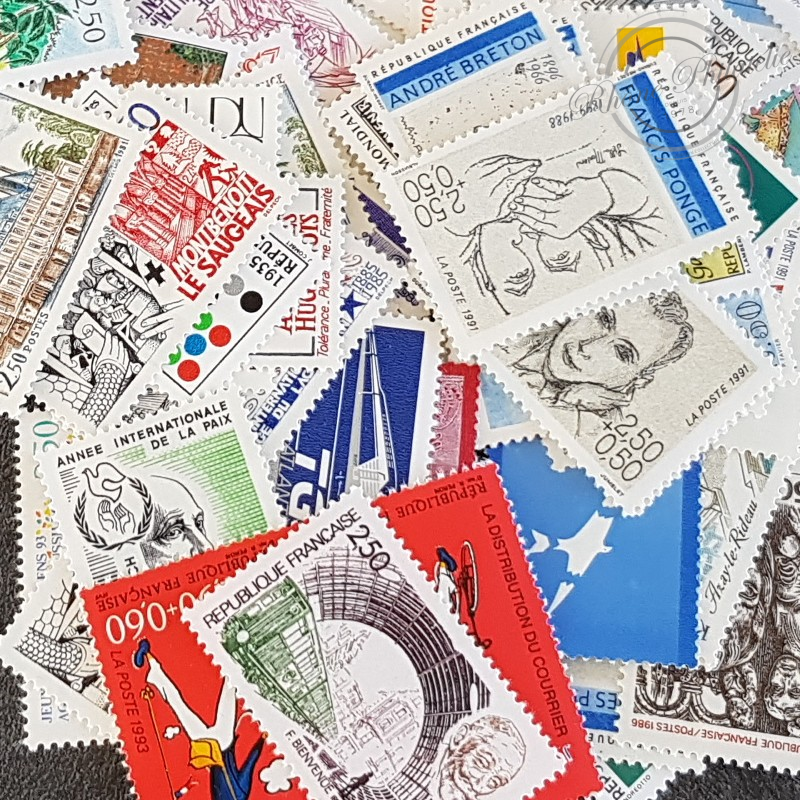 LOT DE 100 LETTRES VERTES AVEC 2 TIMBRES 2.5FFR ET 2.8FFR
