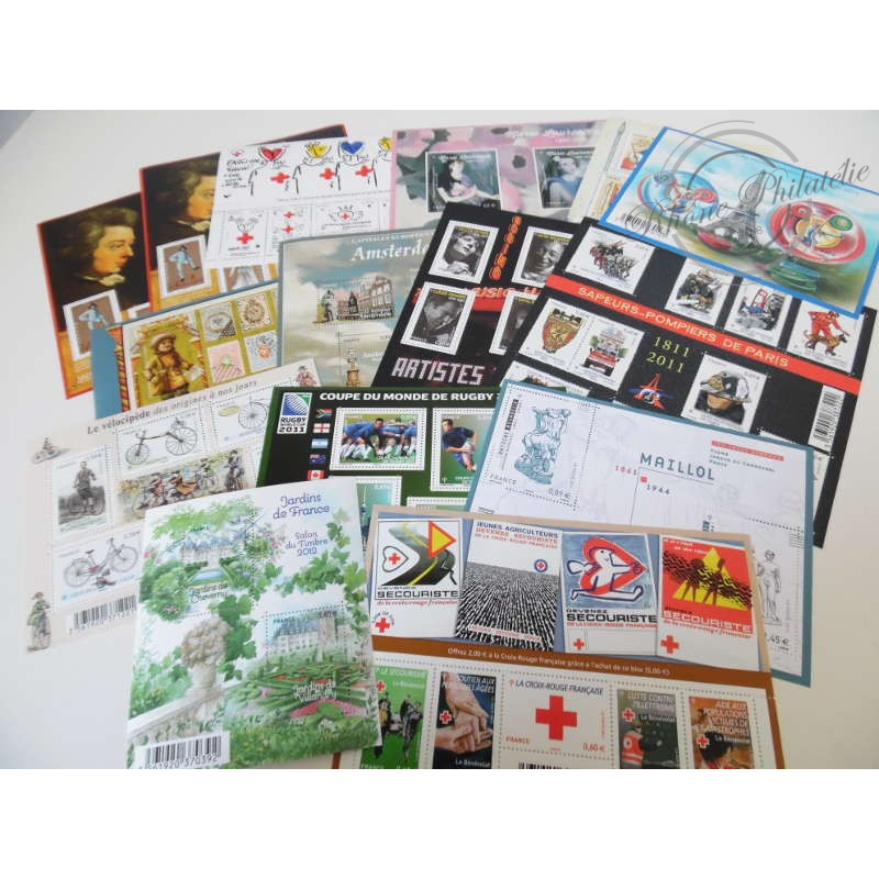 LOT DE BLOCS DE TIMBRES POSTE EN EUROS VALEUR FACIALE 48€
