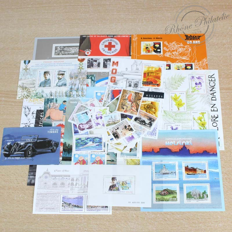 LOT DE TIMBRES DIVERS EN EUROS DE 2019, VALEUR FACIALE DE 126€