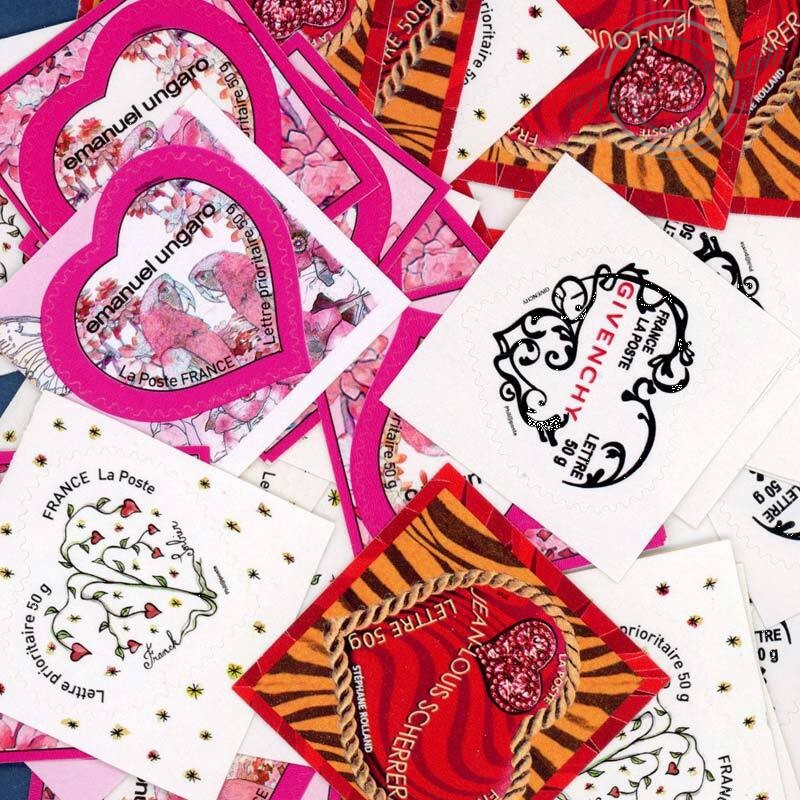 LOT DE 100 TIMBRES COEURS, VALIDITE PERMANENTE 50g