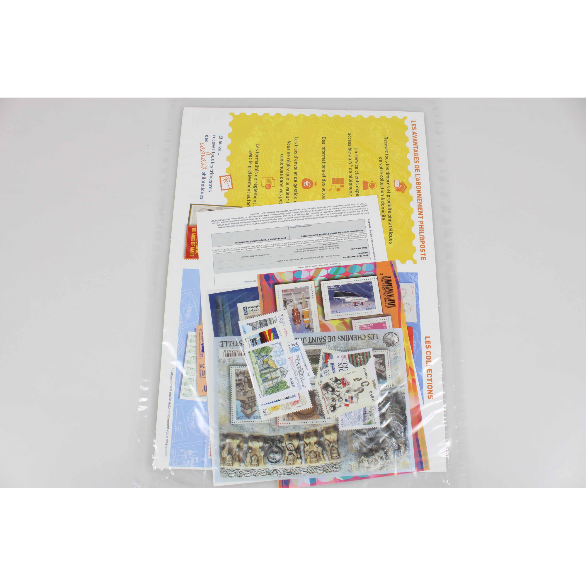 ANNÉE 2015 TIMBRES FRANCE NEUFS** DANS LES POCHETTES D'ABONNEMENT, TRIMESTRES 1/2