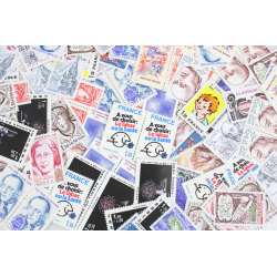 LOT DE 200 TIMBRES FRANCE NEUFS AFFRANCHISSEMENT 1,30 FRANCS, SOUS FACIALE