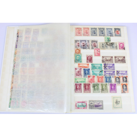 COLLECTION DE TIMBRES D'IRAN TIMBRES OBLITÉRÉS DANS UN ALBUM A BANDES