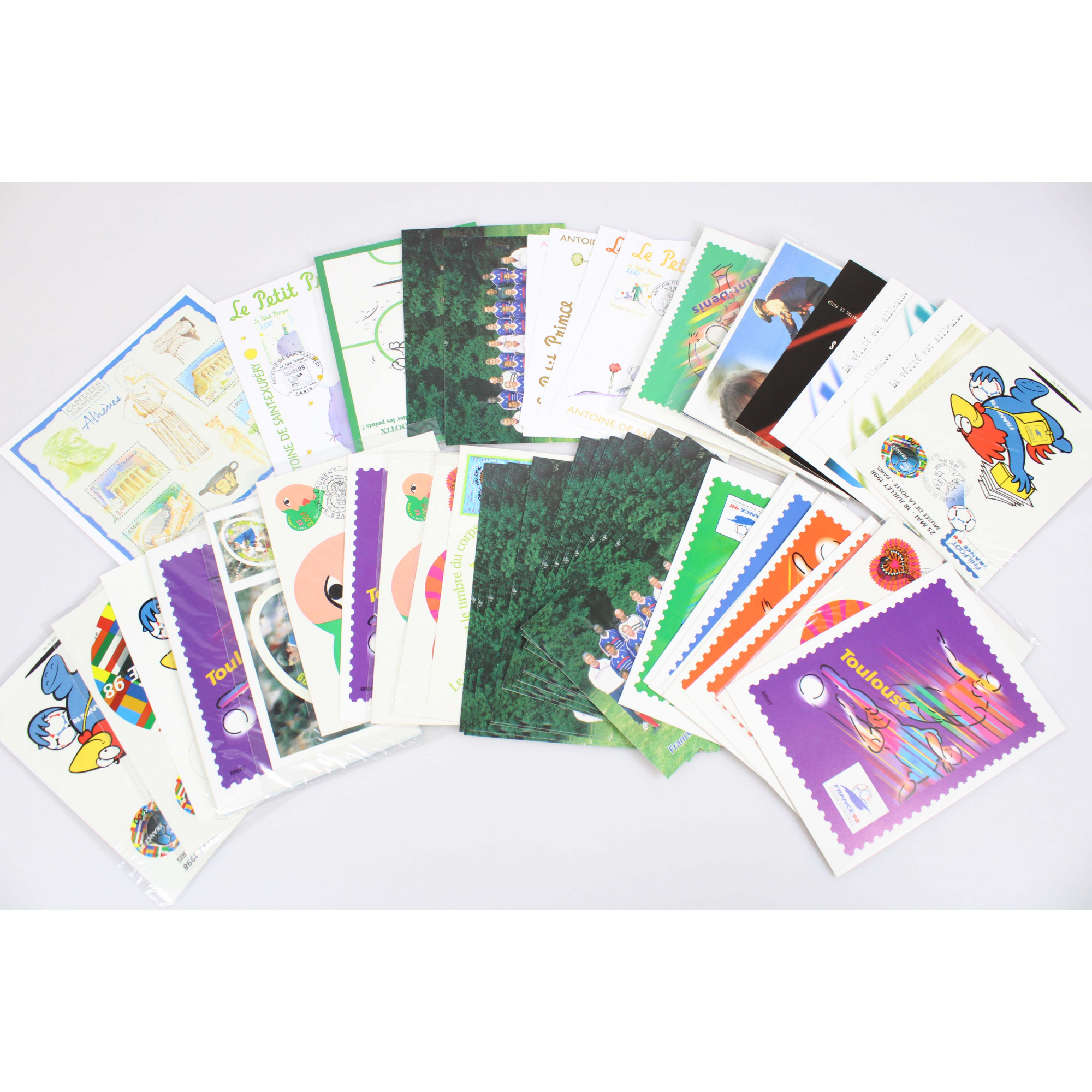 LOT DE 66 CARTES POSTALES MONDE PRÉ-AFFRANCHIES, THÈMES DIVERS, LETTRES 20G