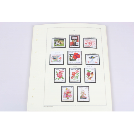 COLLECTION DE TIMBRES NEUFS** DE MONACO DE 1999 A 2005 SUR FEUILLES MOC