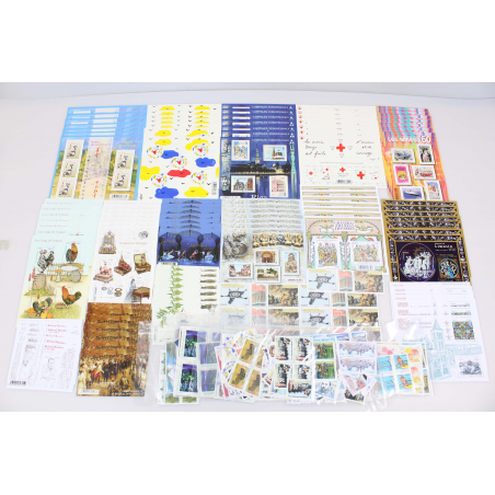 STOCK DE TIMBRES DE 2015 AVEC TIMBRES/BLOCS NOMBREUX EXEMPLAIRES GROSSE FACIALE