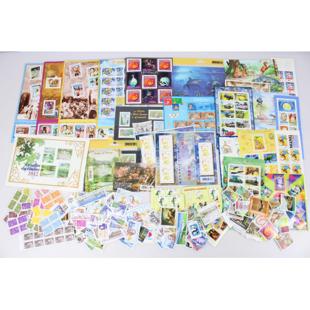 FRANCE LOT AFFRANCHISSEMENT TIMBRES/BLOCS/CARNETS EN EUROS, NEUFS** FACIALE 252€