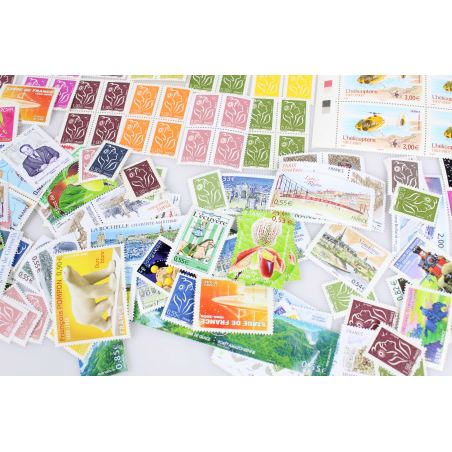 FRANCE LOT AFFRANCHISSEMENT TIMBRES/BLOCS/CARNETS EN EUROS, NEUFS FACIALE 349€