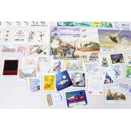 LOT DE TIMBRES-POSTE ET BLOCS DE L'ANNÉE 2016 TIMBRES NEUFS** FACIALE 116 EUROS