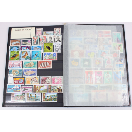 COLLECTION TIMBRES NEUFS - REUNION- NOUV HEBRIDES- NOUV CALEDONIE- WALLIS ET F