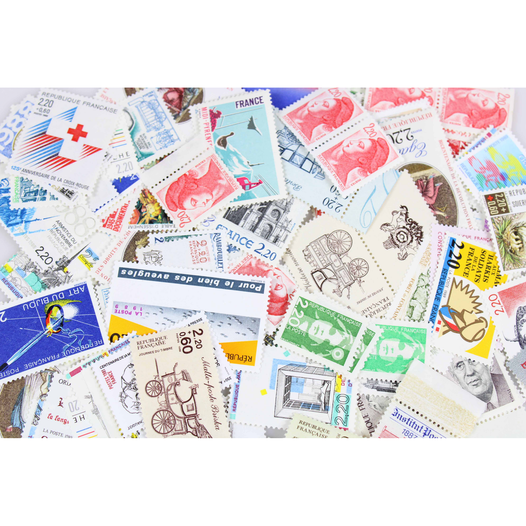 LOT DE 100 TIMBRES FRANCE NEUFS AFFRANCHISSEMENT 2,20 FRANCS, SOUS FACIALE