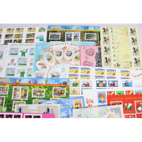 LOT DE TIMBRES/BLOCS 2005-06 NEUFS EN EUROS AFFRANCHISSEMENT/COLLECTION VF 350€