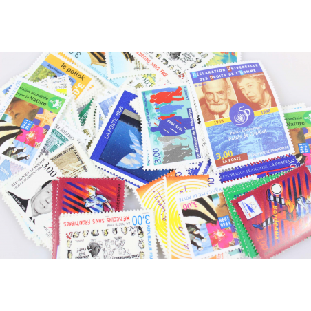 LOT DE 100 AFFRANCHISSEMENTS POUR LETTRES 20G FRANCE AVEC 3 TIMBRES EN FRANCS