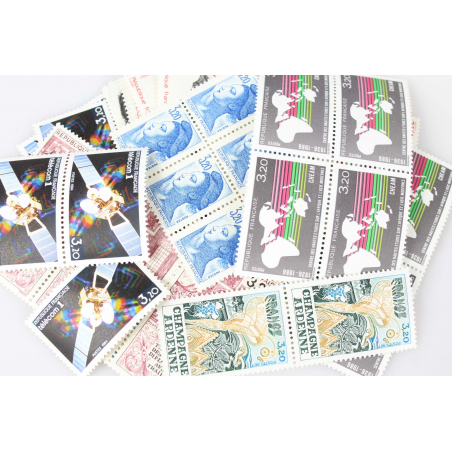 LOT POUR AFFRANCHIR 100 LETTRES 20G FRANCE AVEC 3 TIMBRES EN FRANCS