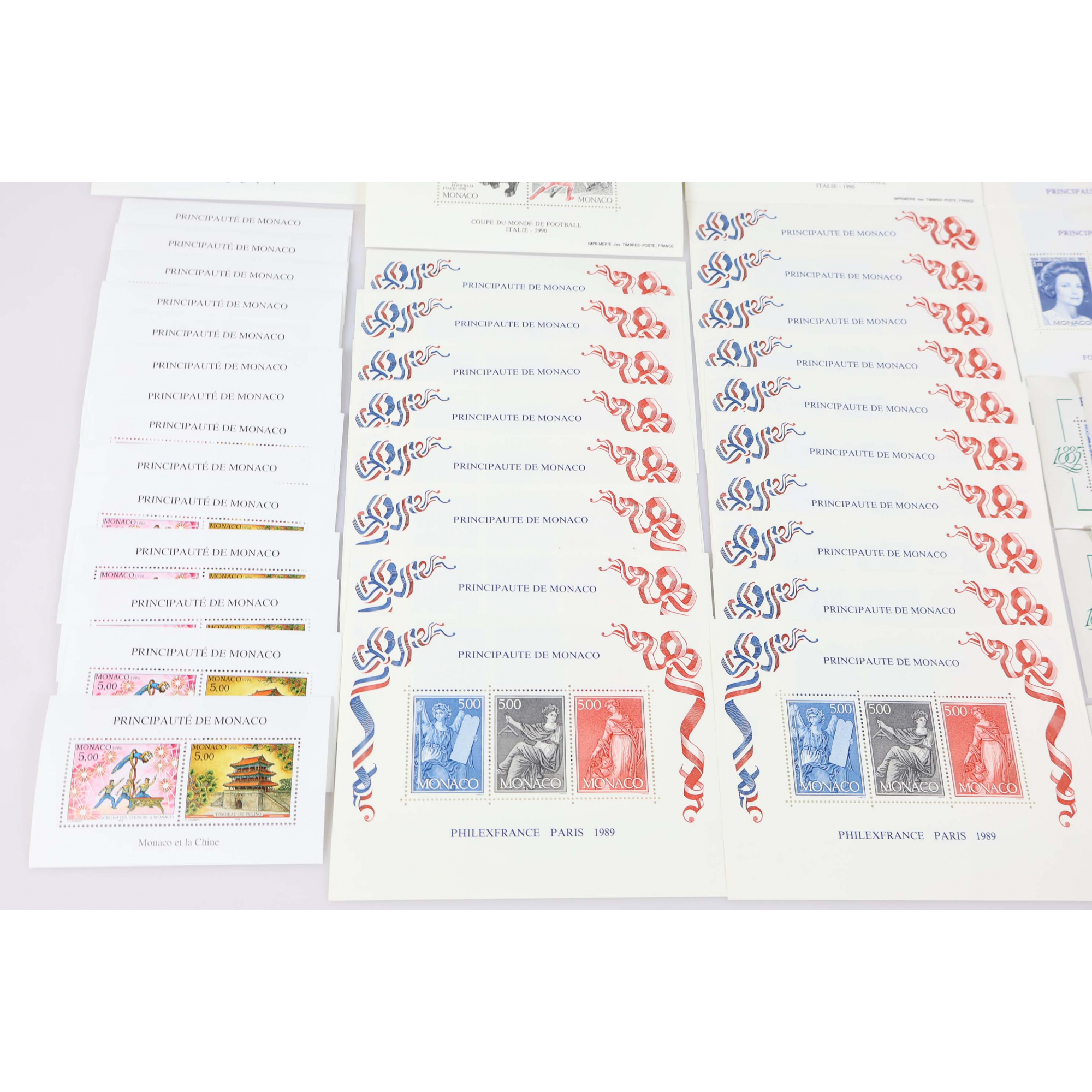 LOT DE BLOCS FEUILLETS DE MONACO, TIMBRES NEUFS** VALEUR FACIALE 196 EUROS