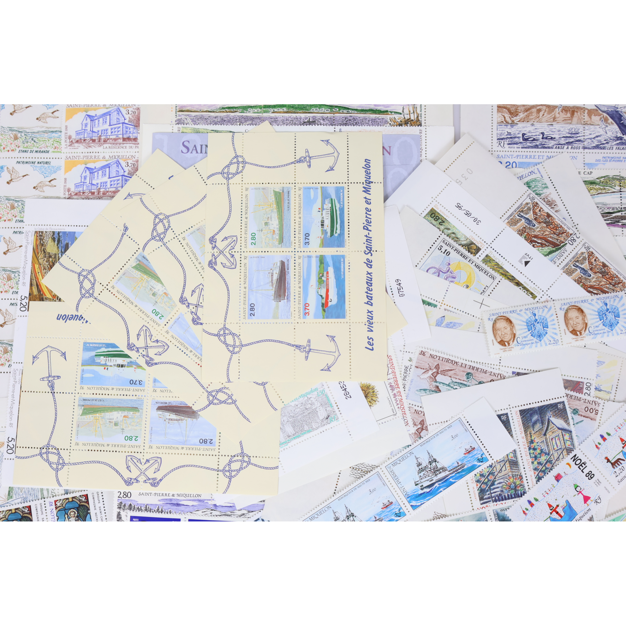 STOCK TIMBRES SAINT PIERRE ET MIQUELON DE FIN 80 A 2000 , NEUFS** VF 742€