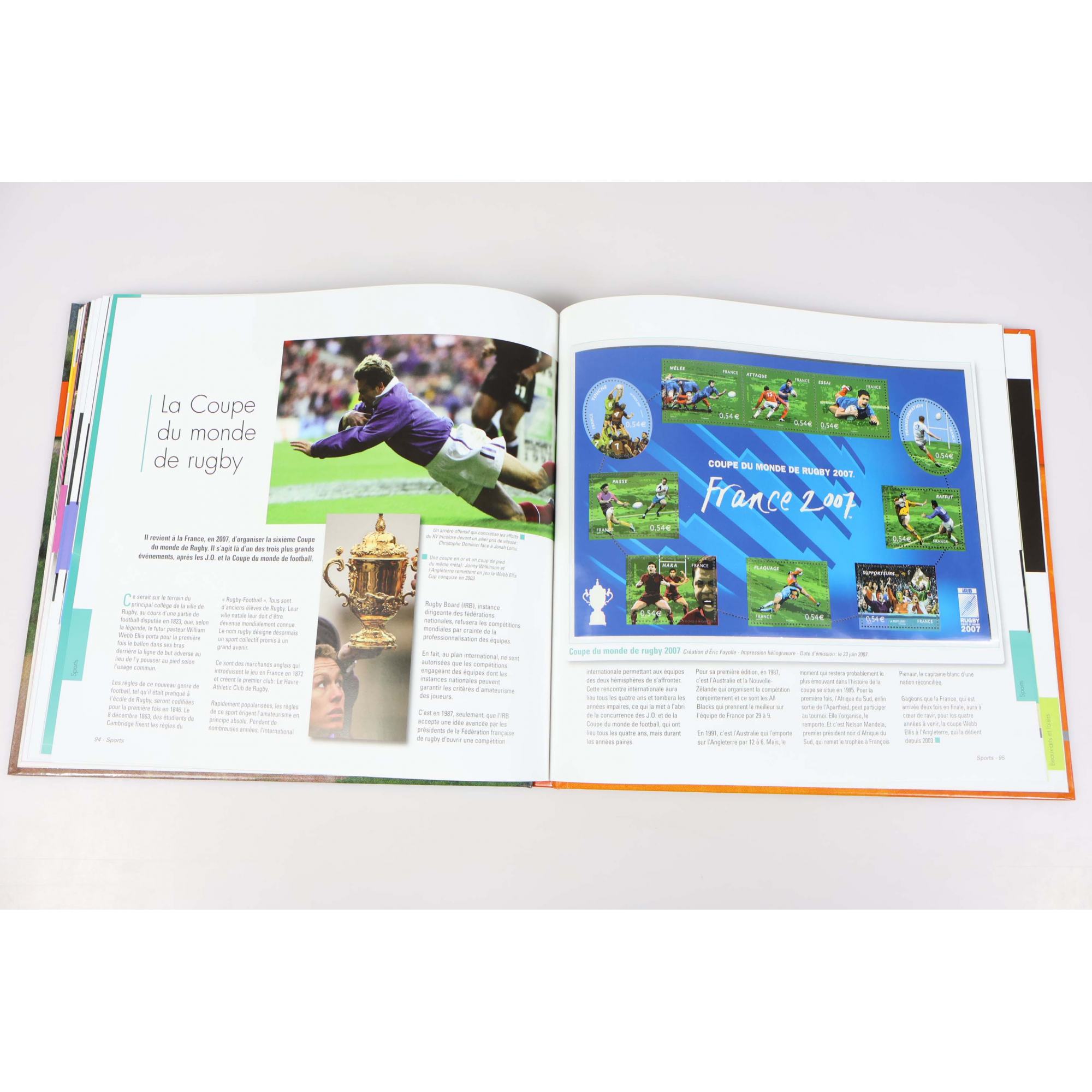 LE LIVRE DES TIMBRES FRANCE ANNÉE 2007 AVEC BOITIER - COMPLET - TIMBRES NEUFS**