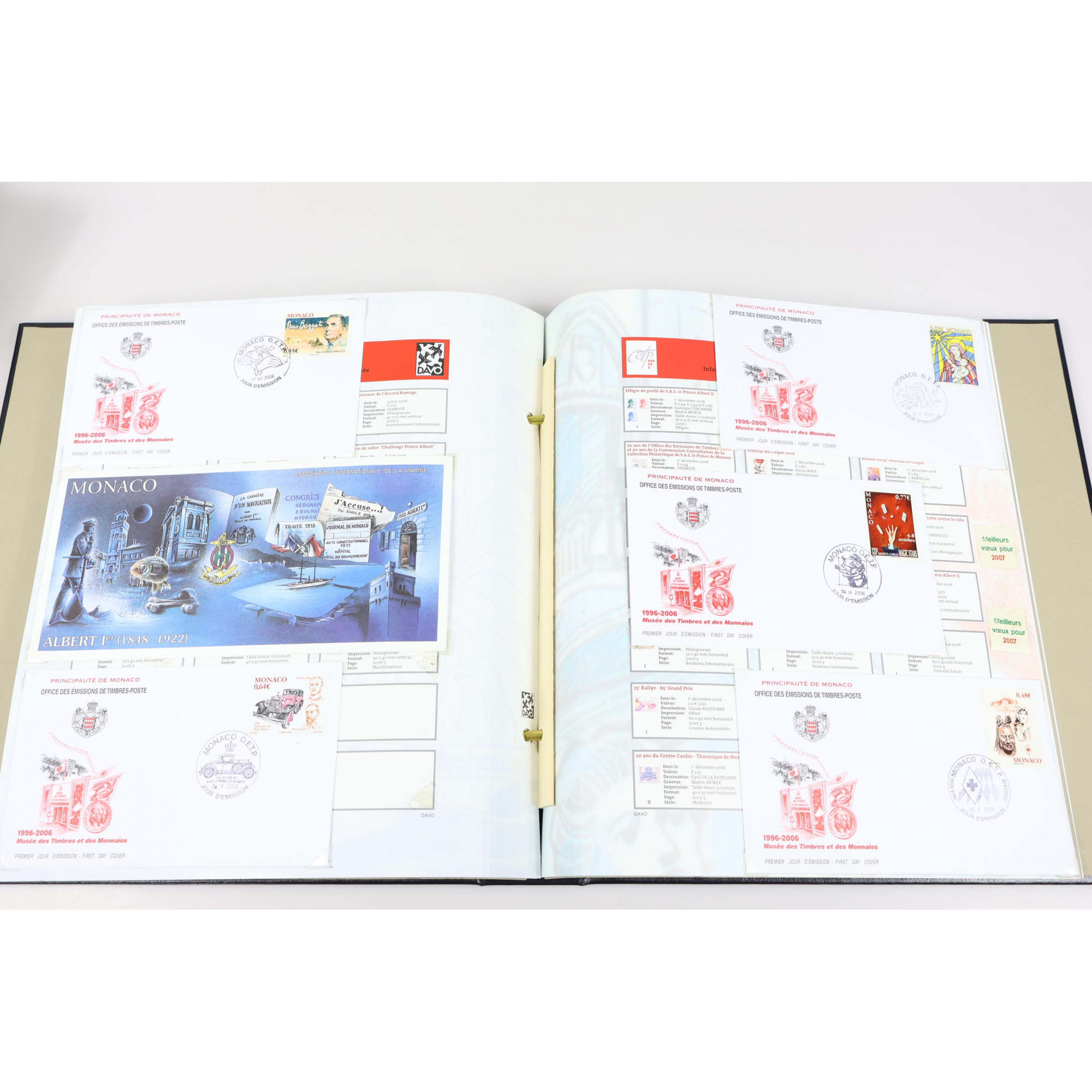 MONACO, COLLECTION DE TIMBRES NEUFS** 2005 À 2007 DANS ALBUM DAVO VF 172 EUROS