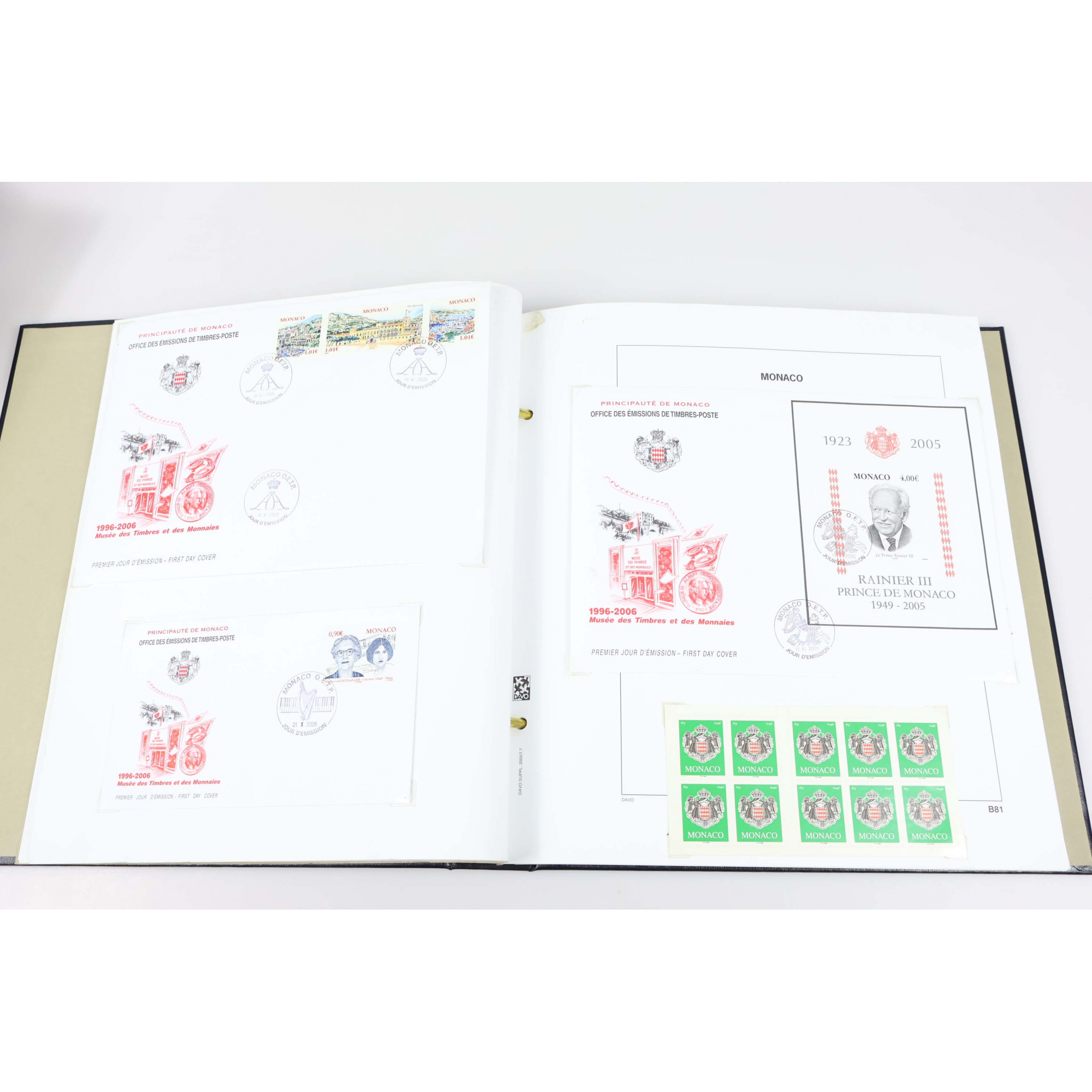 MONACO, COLLECTION DE TIMBRES NEUFS** 2005 À 2007 DANS ALBUM DAVO VF 172 EUROS
