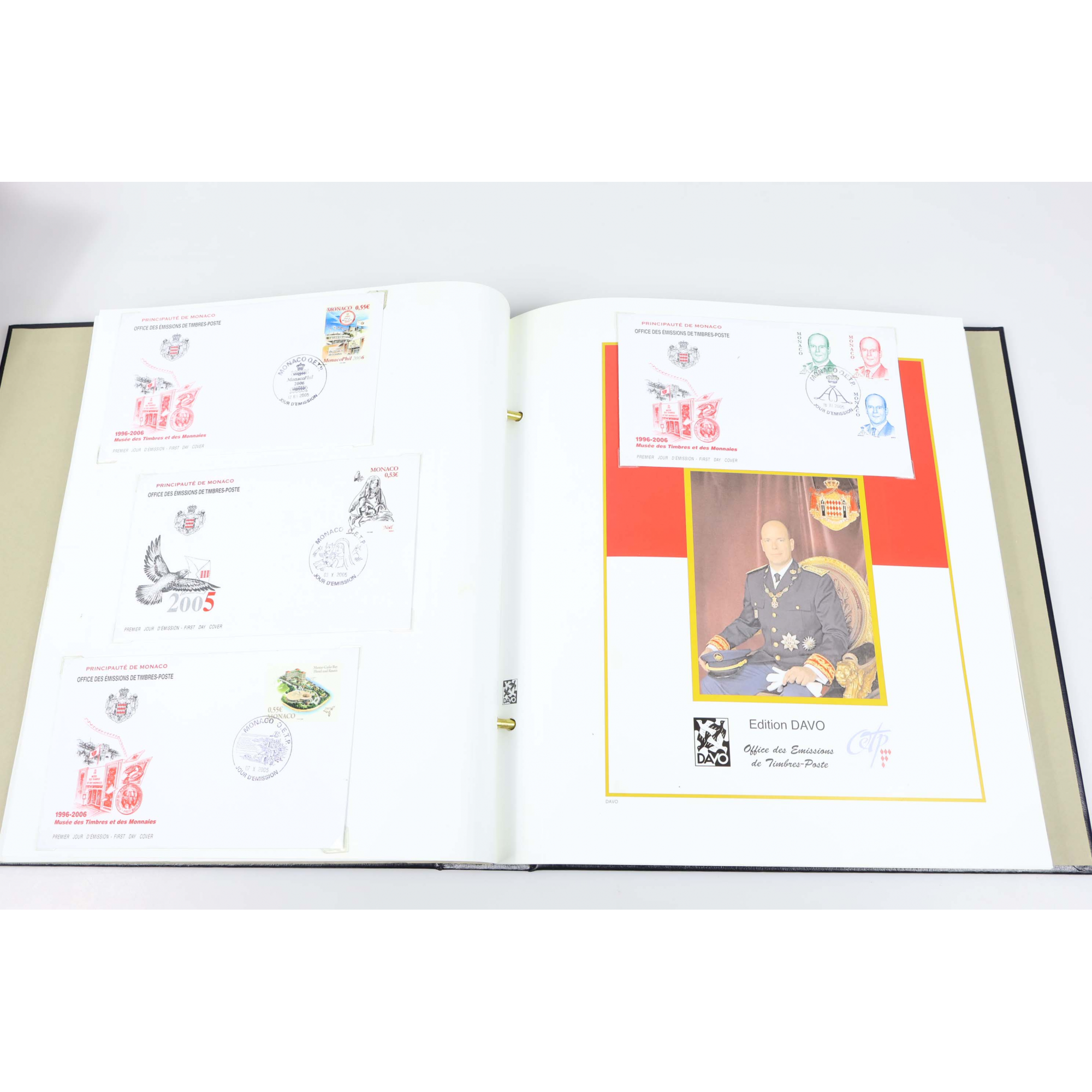 MONACO, COLLECTION DE TIMBRES NEUFS** 2005 À 2007 DANS ALBUM DAVO VF 172 EUROS