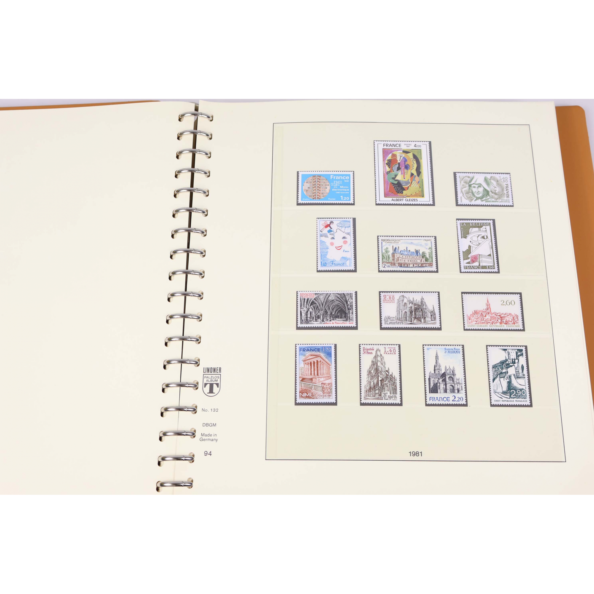 FRANCE, COLLECTION DE 1980 À 1988 TIMBRES NEUFS** DANS ALBUM LINDNER